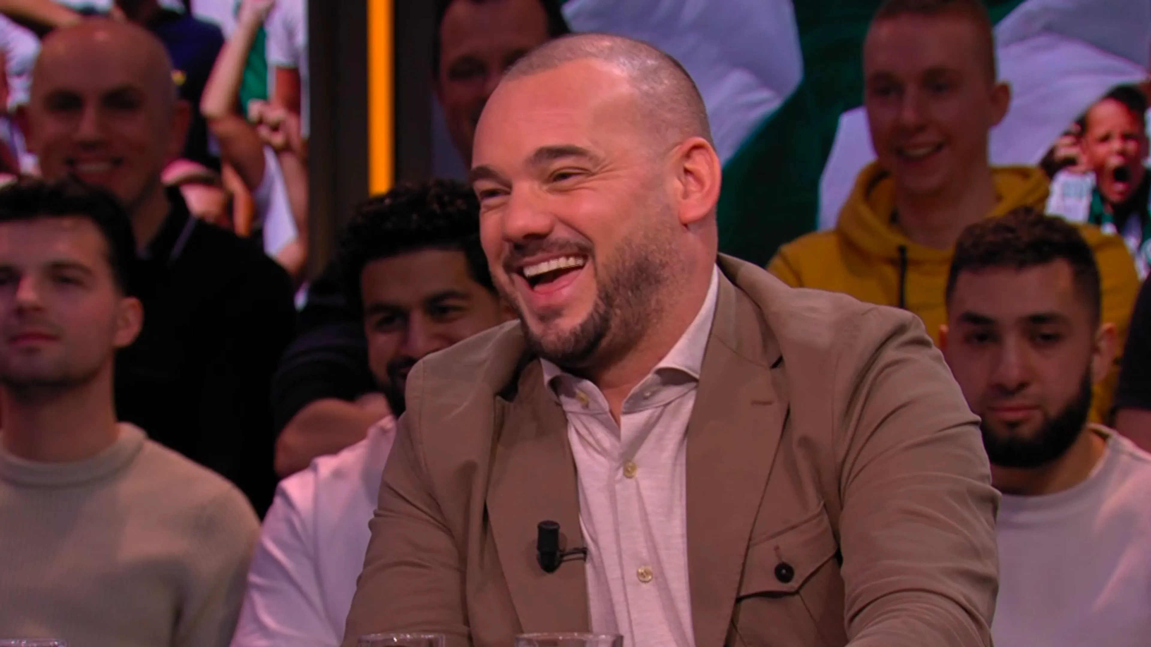 Wesley Sneijder vertelt anekdote over tijd bij Ajax: ‘Van der Vaart lag onder het bed’