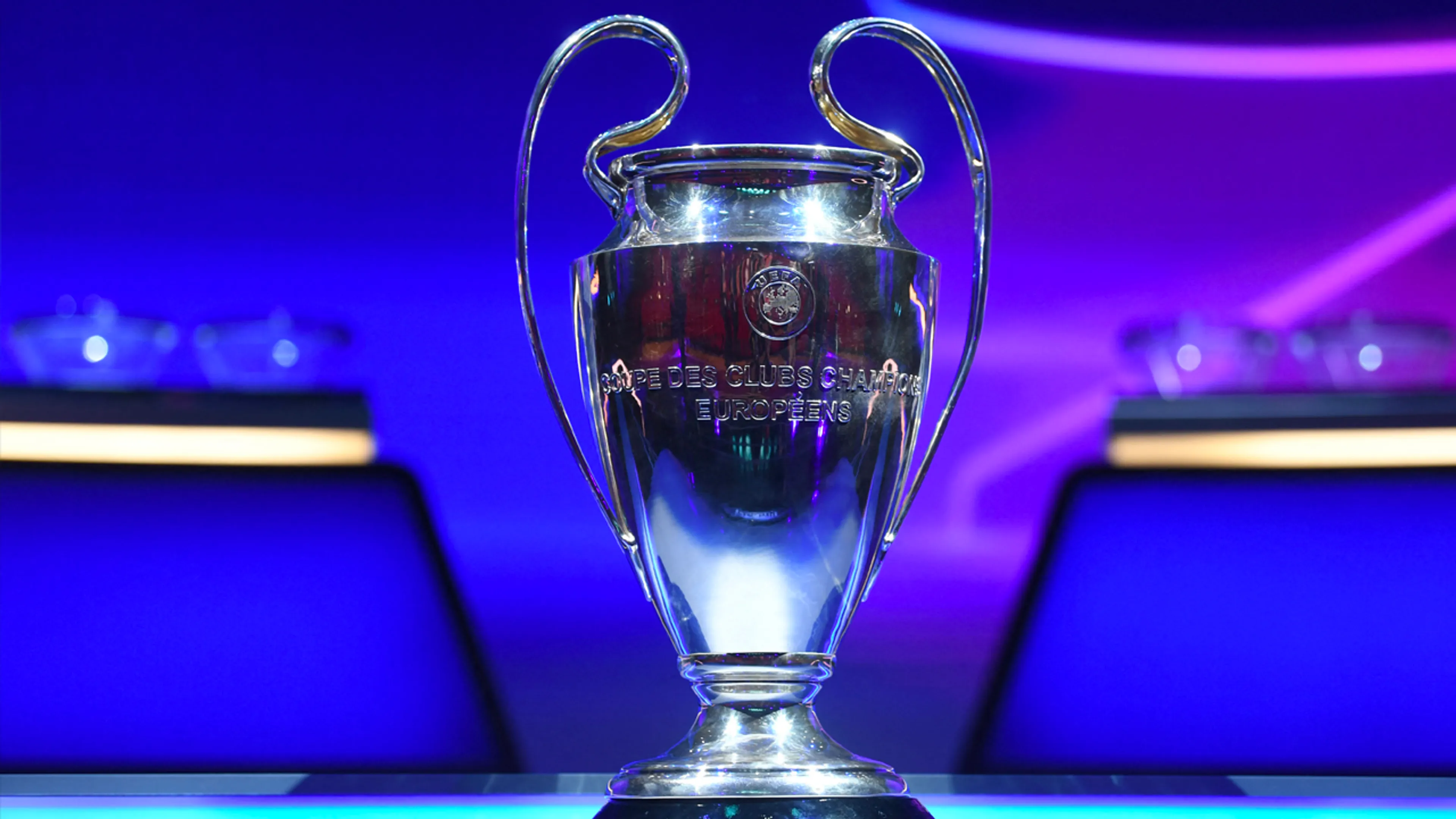 UEFA verplaatst Champions League-finale van Sint-Petersburg naar Parijs