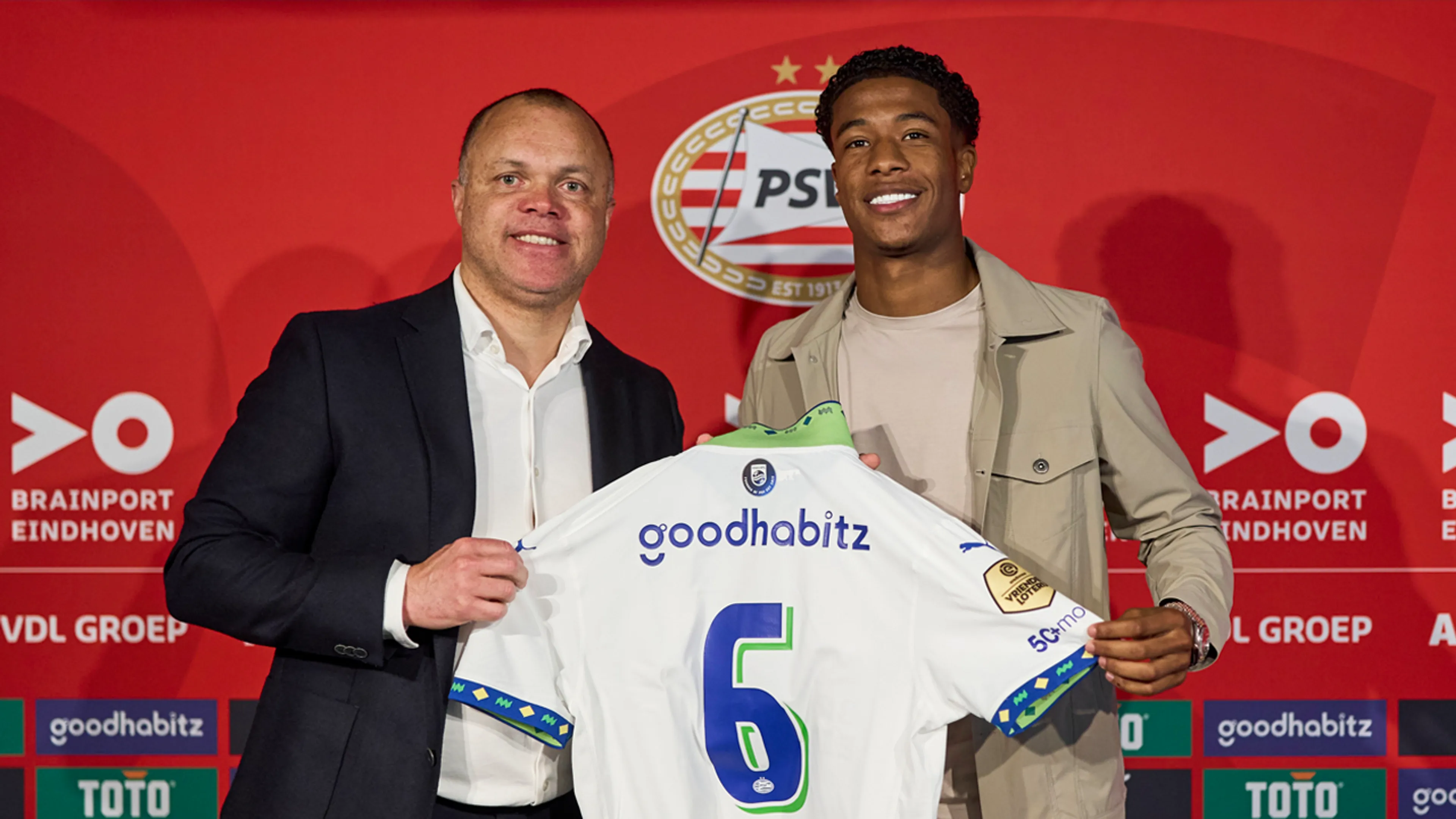 PSV bevestigt komst van Ryan Flamingo