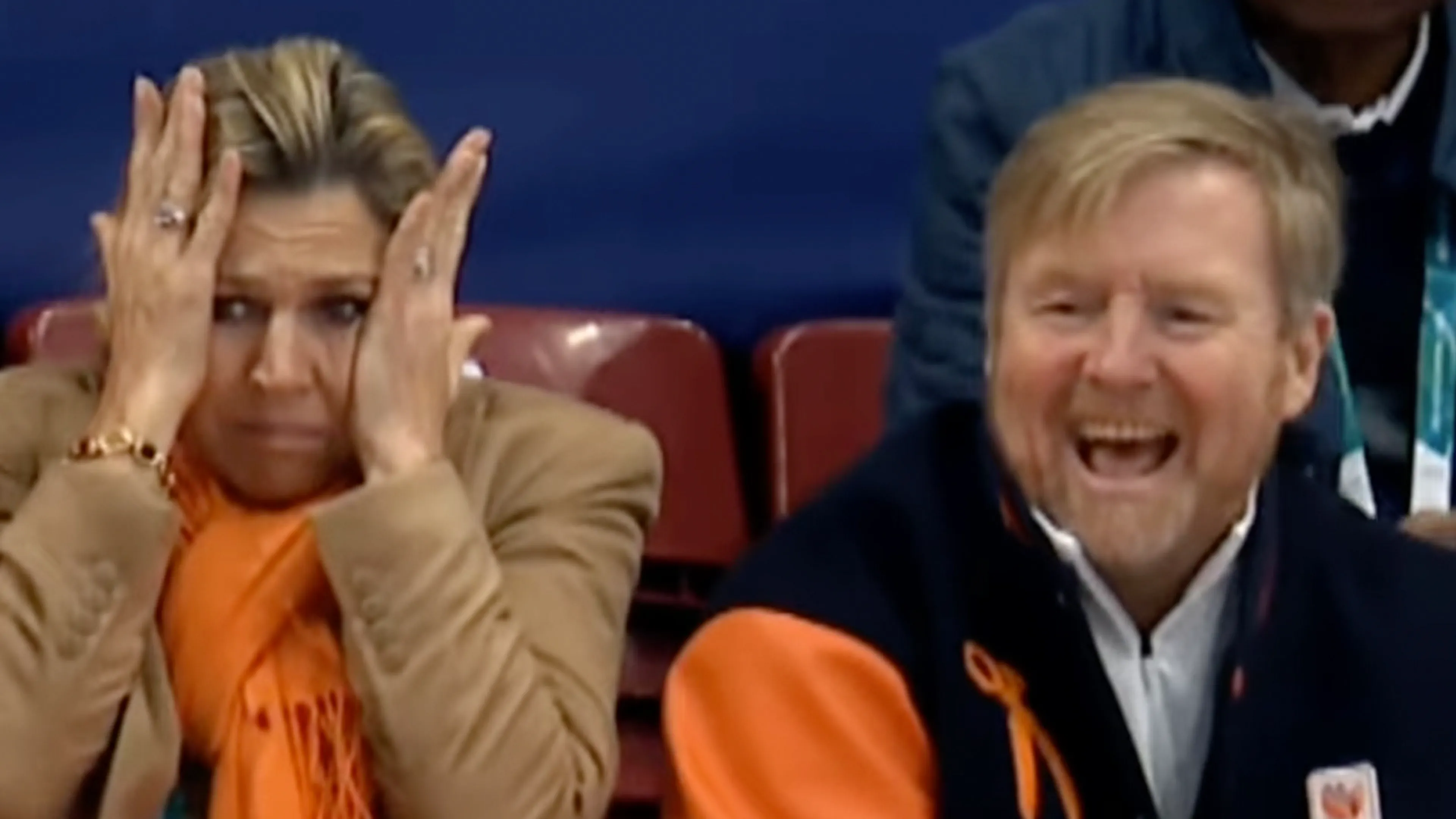 Video: Opmerkelijke reactie van Koning Willem-Alexander op valpartij gaat viral