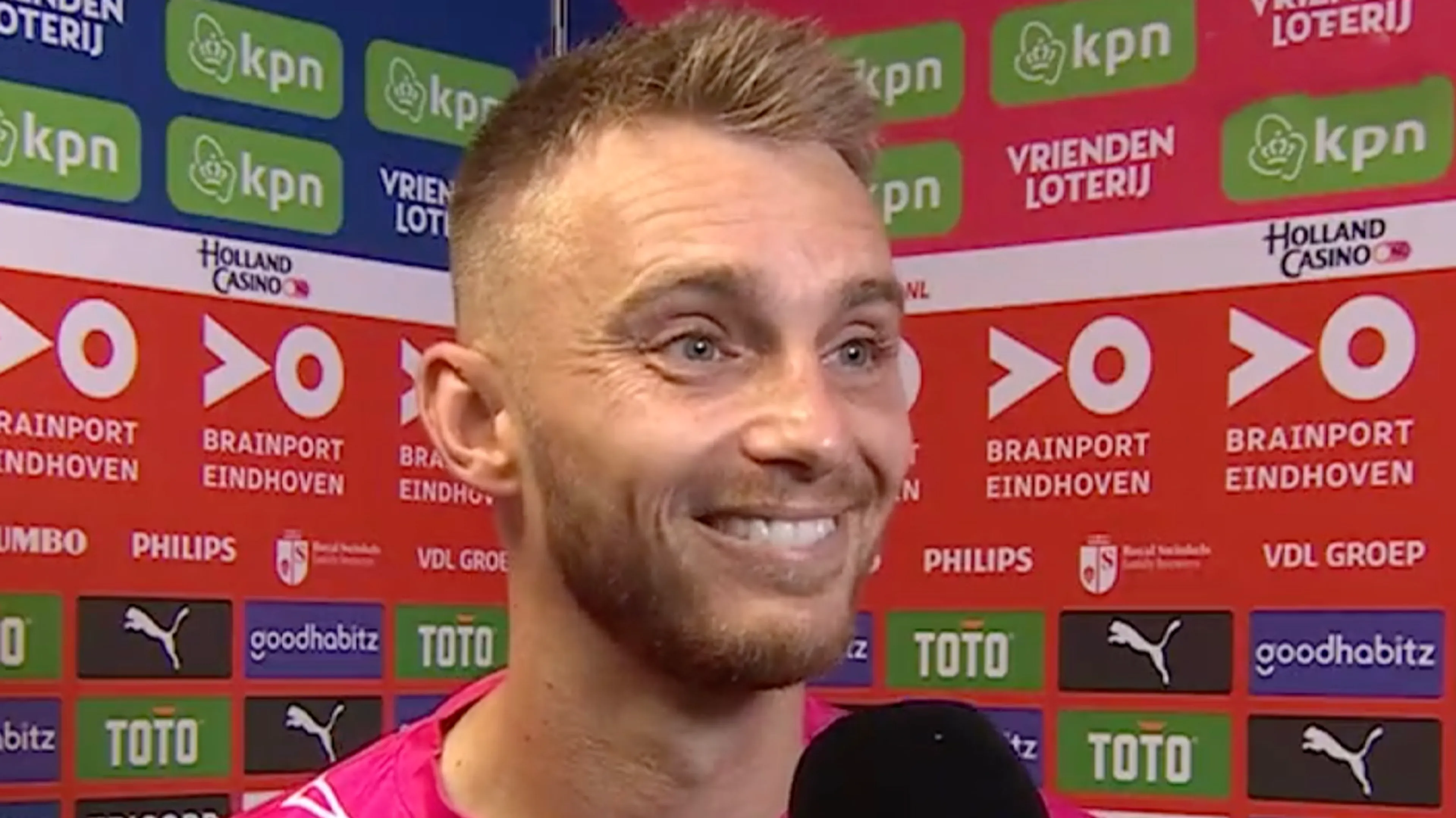 Cillessen doorbreekt lachend mediastilte: 'Daar ga ik niets meer over zeggen!'
