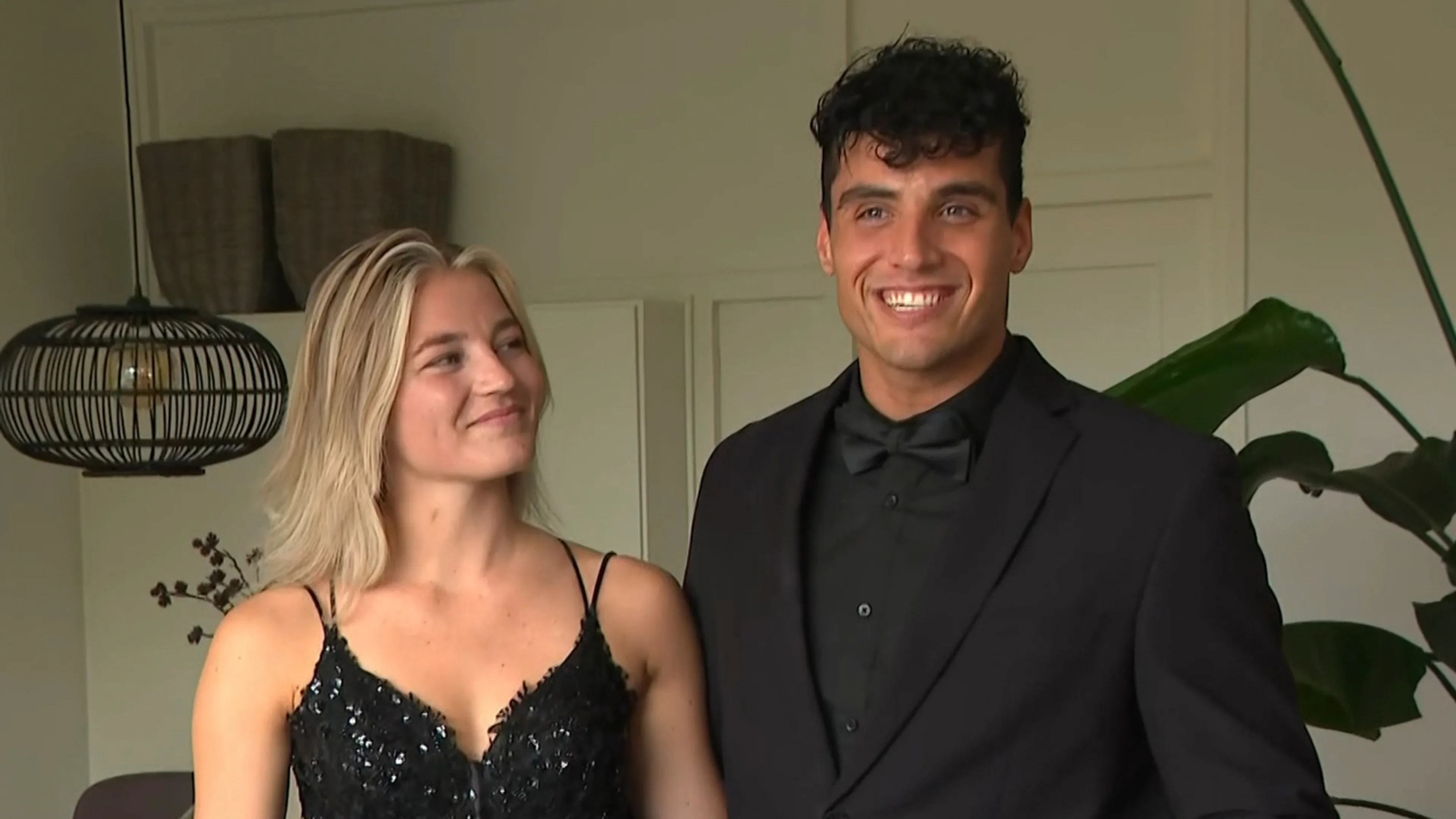 Video: Oud-De Bondgenoten-deelnemers Anouk en Diederik maken zich op voor het Televizier Gala!