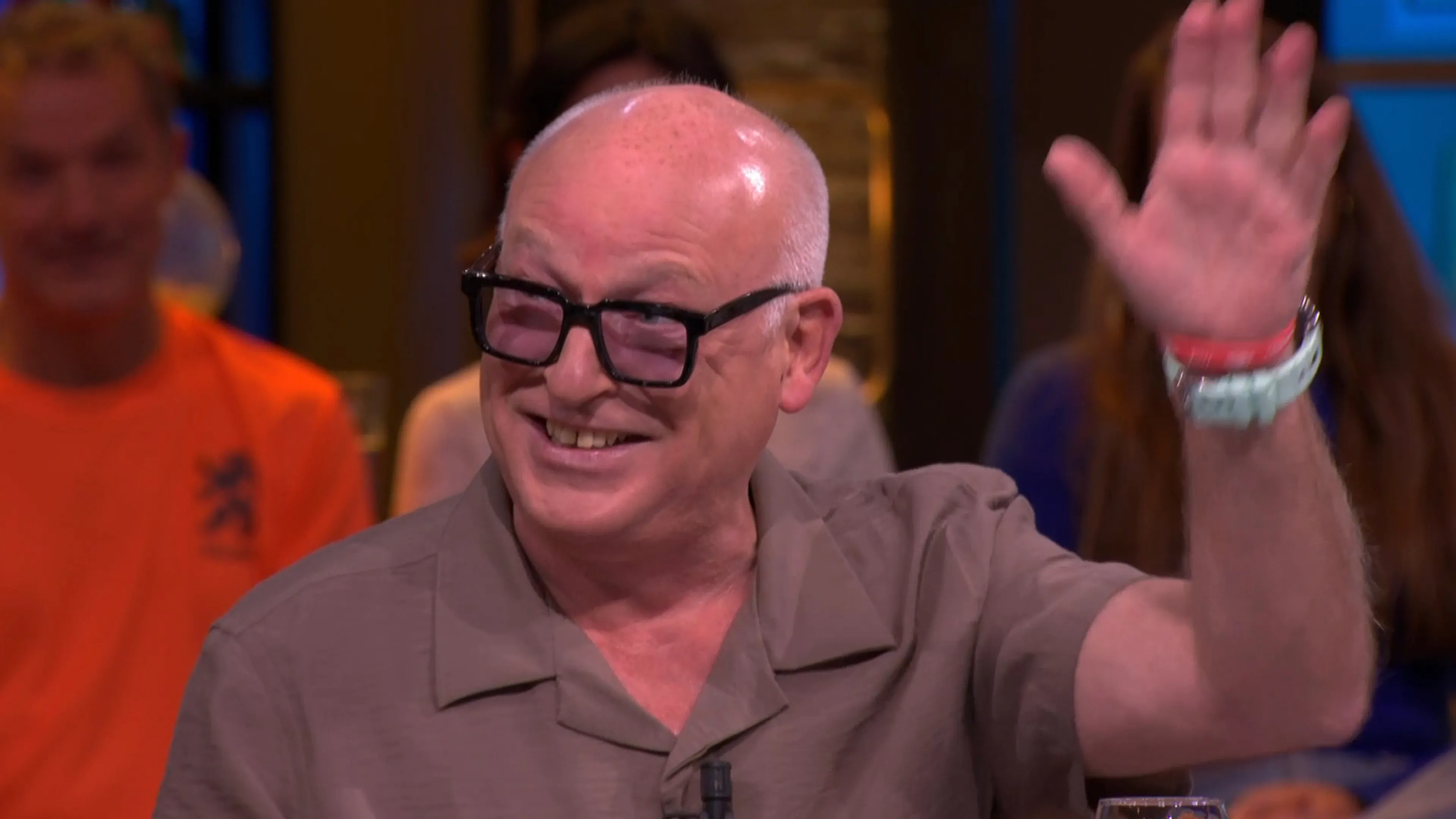 René van der Gijp gebruikt all-inclusivebandje uit Curaçao ook in Nederland