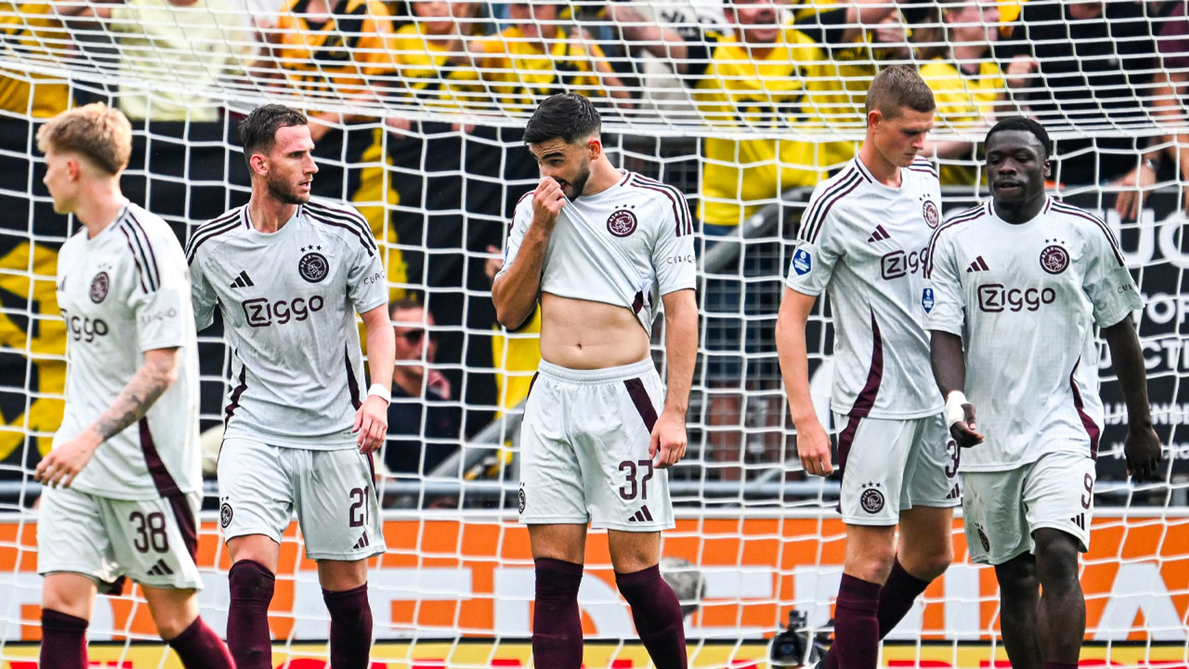 NAC Breda verslaat Ajax in blessuretijd