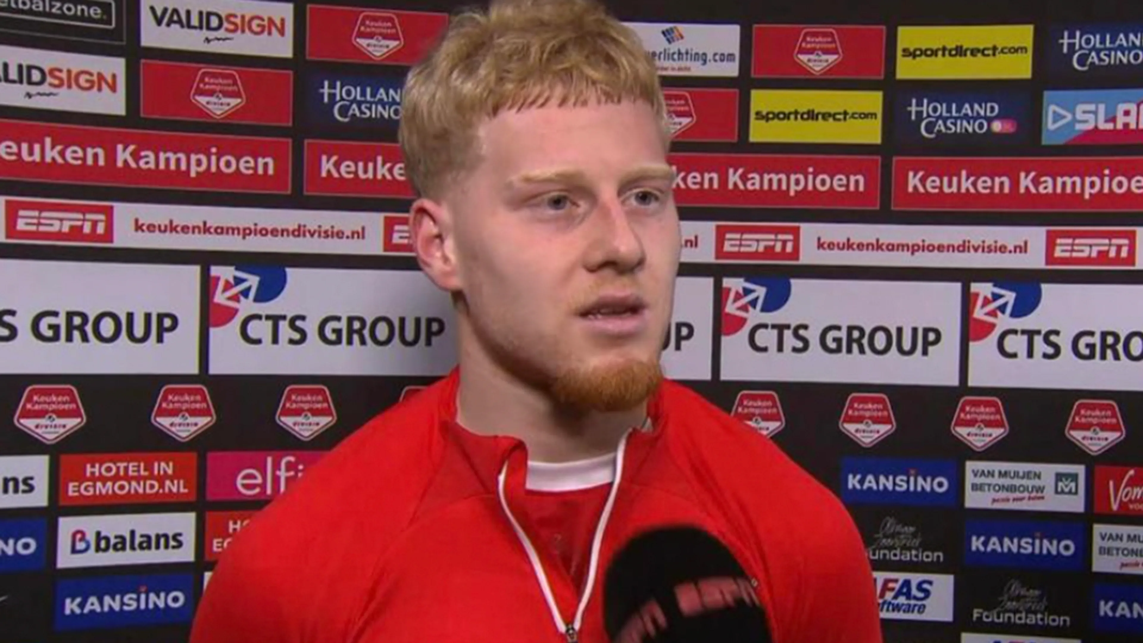 Video: Verbazing over accent van AZ-speler Meerdink uit de Achterhoek: 'Net Noa Lang'