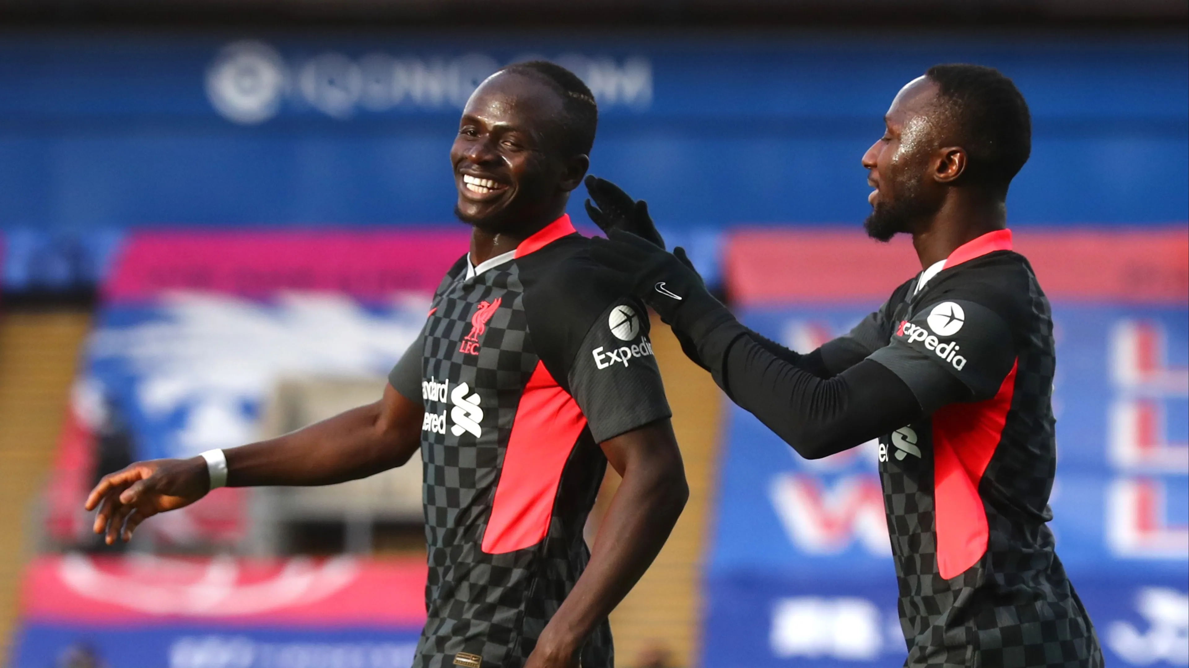 Liverpool neemt in Premier League ruim afstand van Arsenal