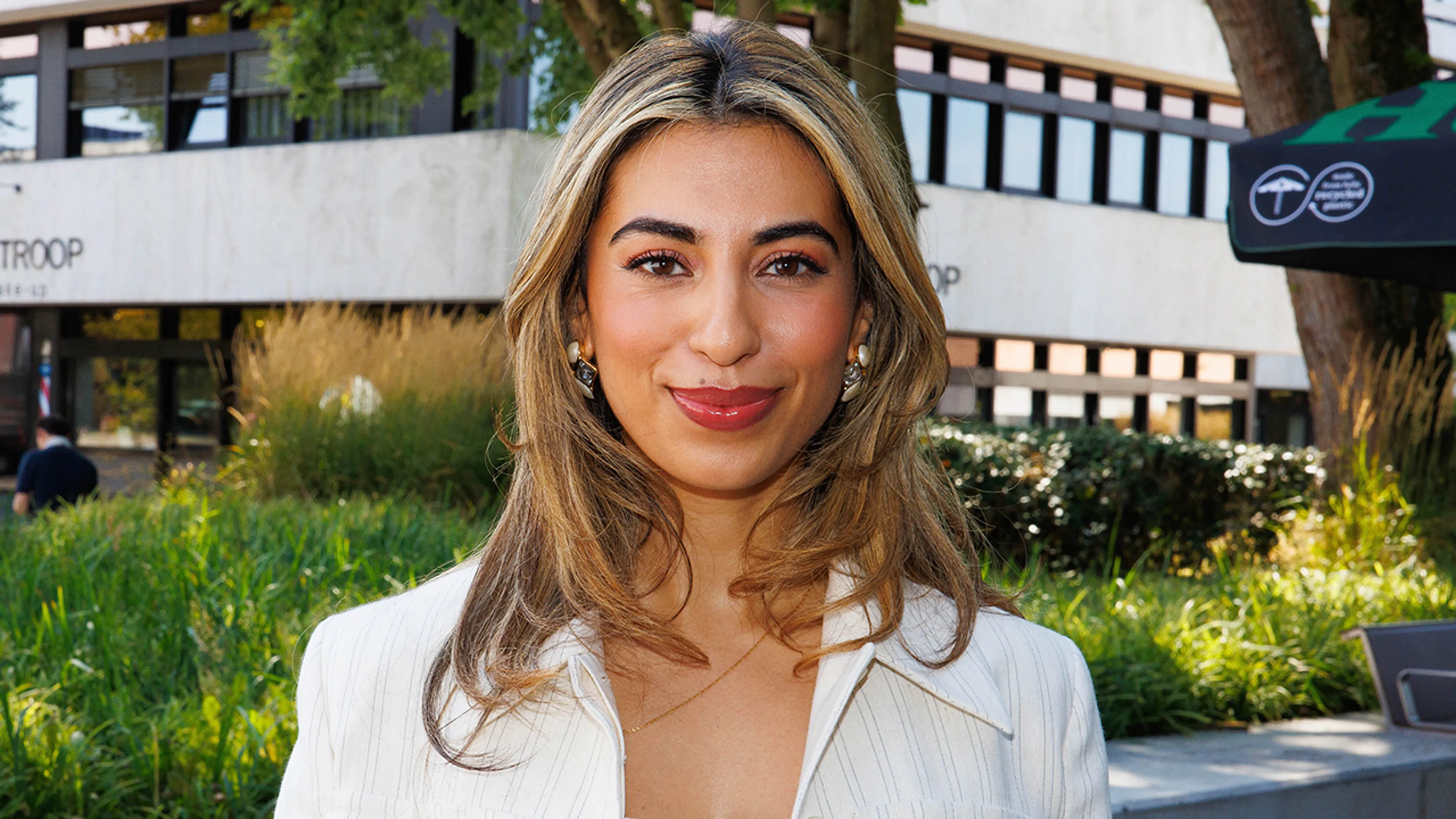 Talkshow Hila Noorzai tijdelijk onderbroken door onwelwording
