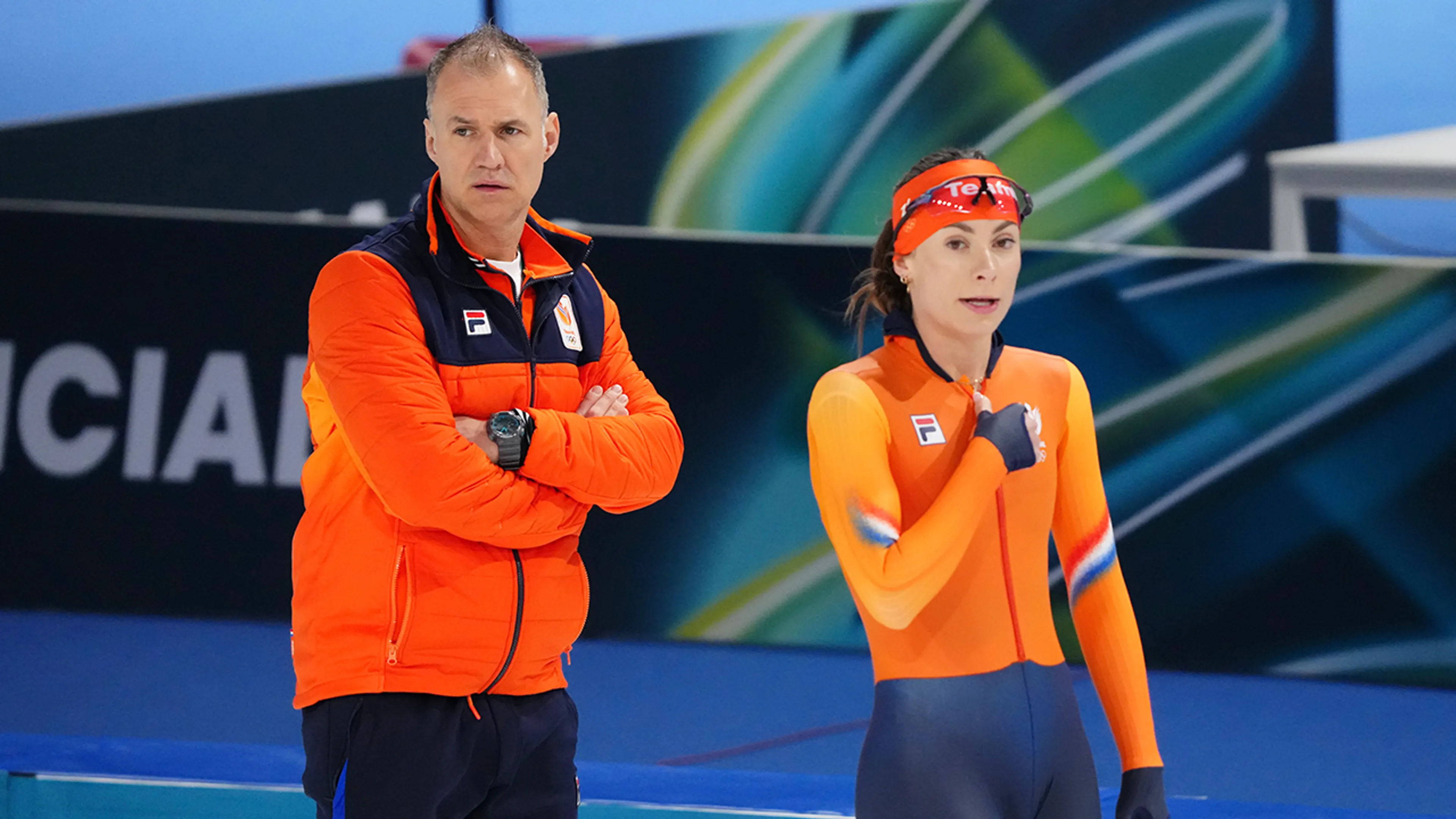 Oud-schaatsster verdedigt trainer Femke Kok na flinke ophef: 'Dennis is juist heel vrouwvriendelijk'