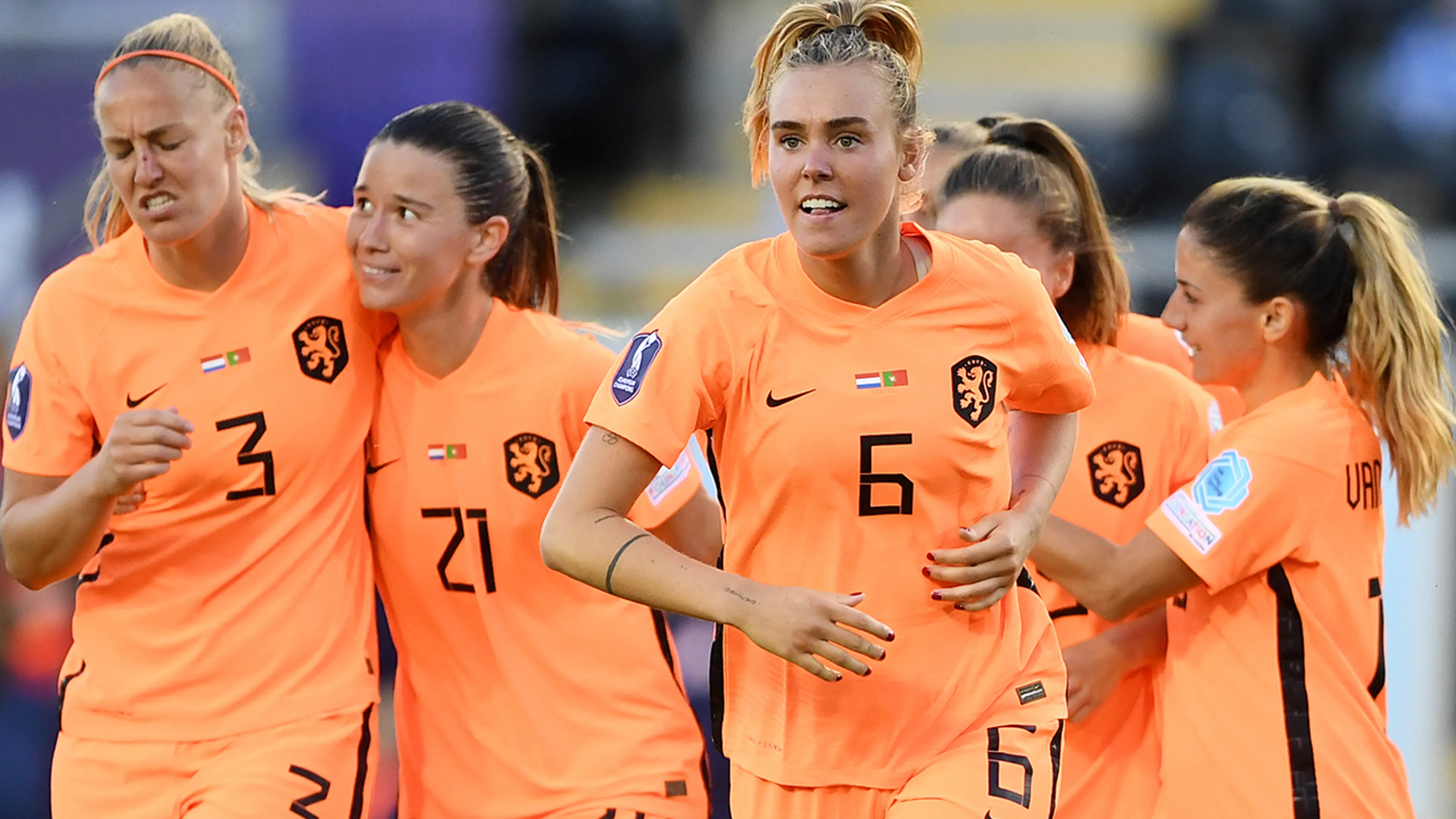 Oranje Leeuwinnen boeken dankzij Van de Donk belangrijke zege op Portugal