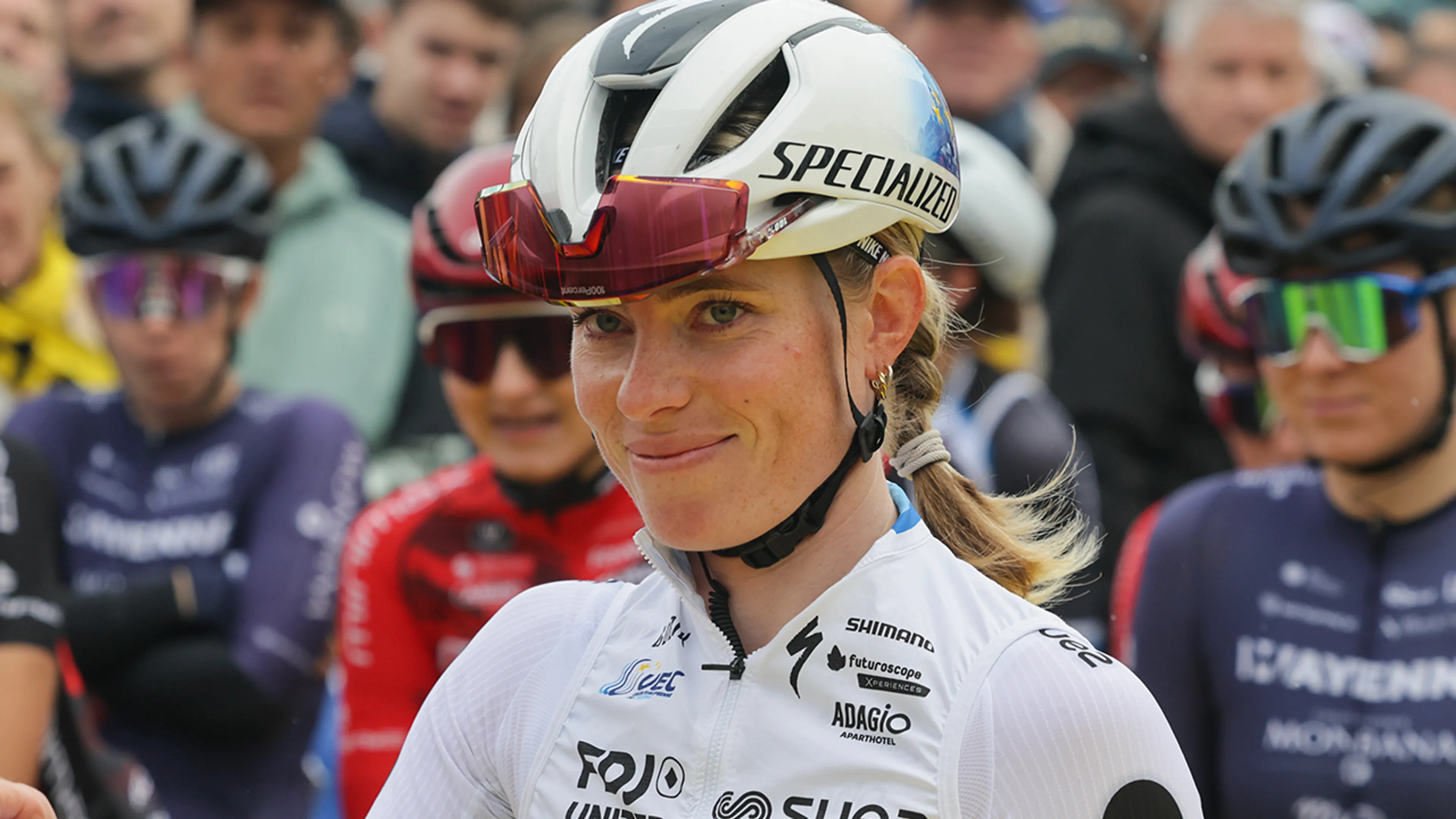 Demi Vollering wint voor het eerst Ronde van Vlaanderen
