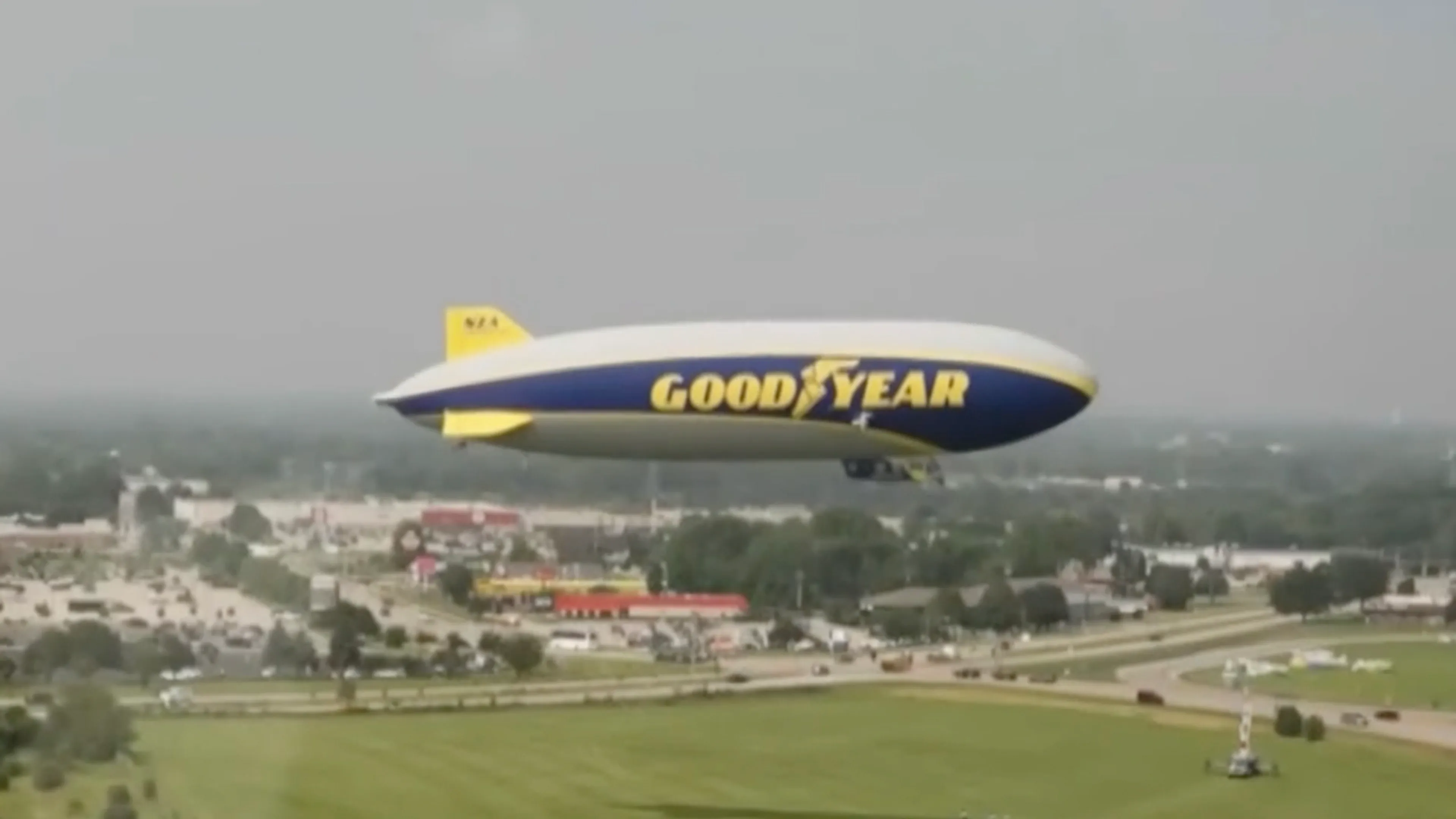 Zien: dit is waarom een Duitse zeppelin boven Nederland vliegt