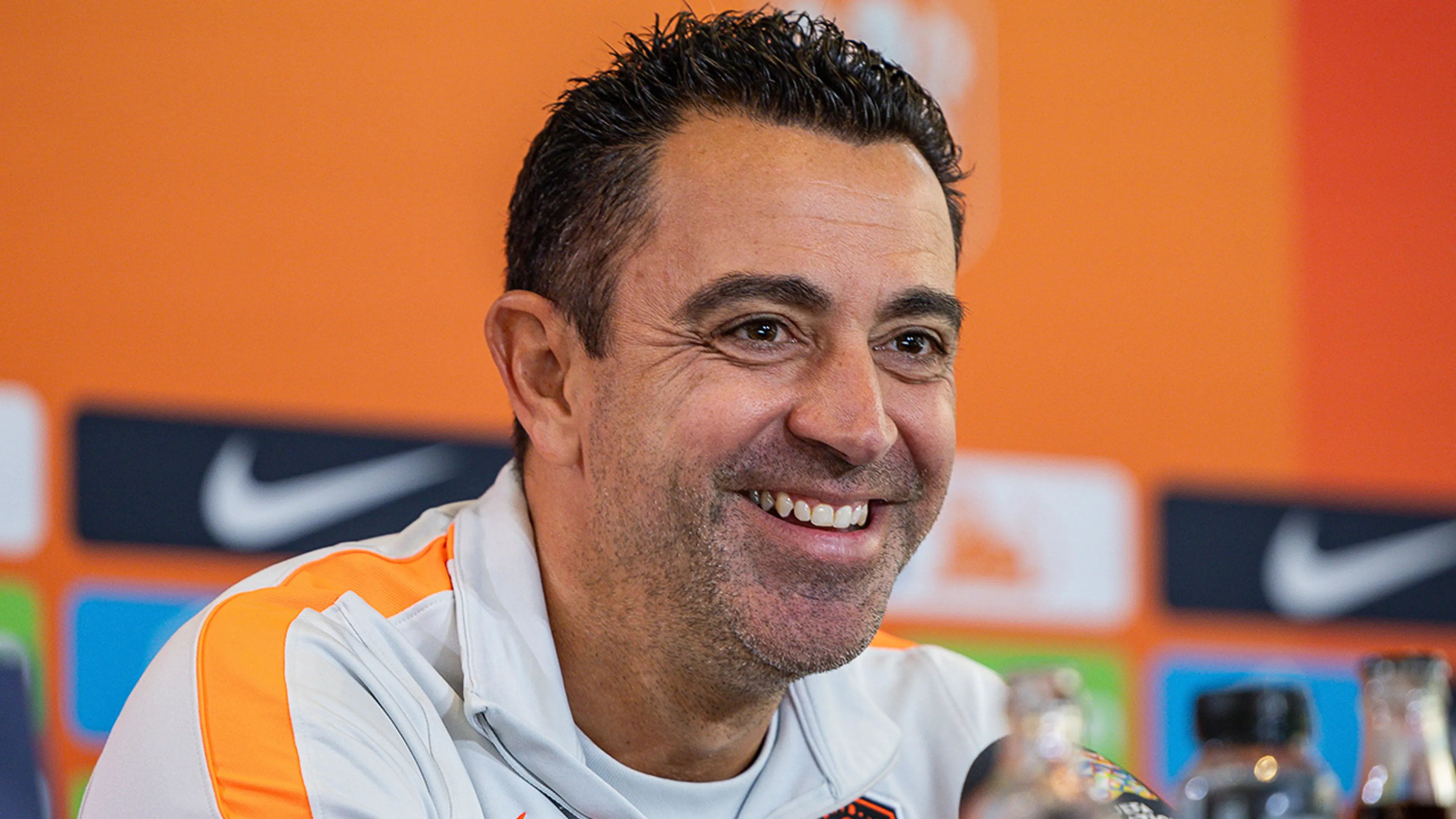 Oranje-bondscoach Xavi voert meerdere wijzigingen door in opstelling tegen Servië 