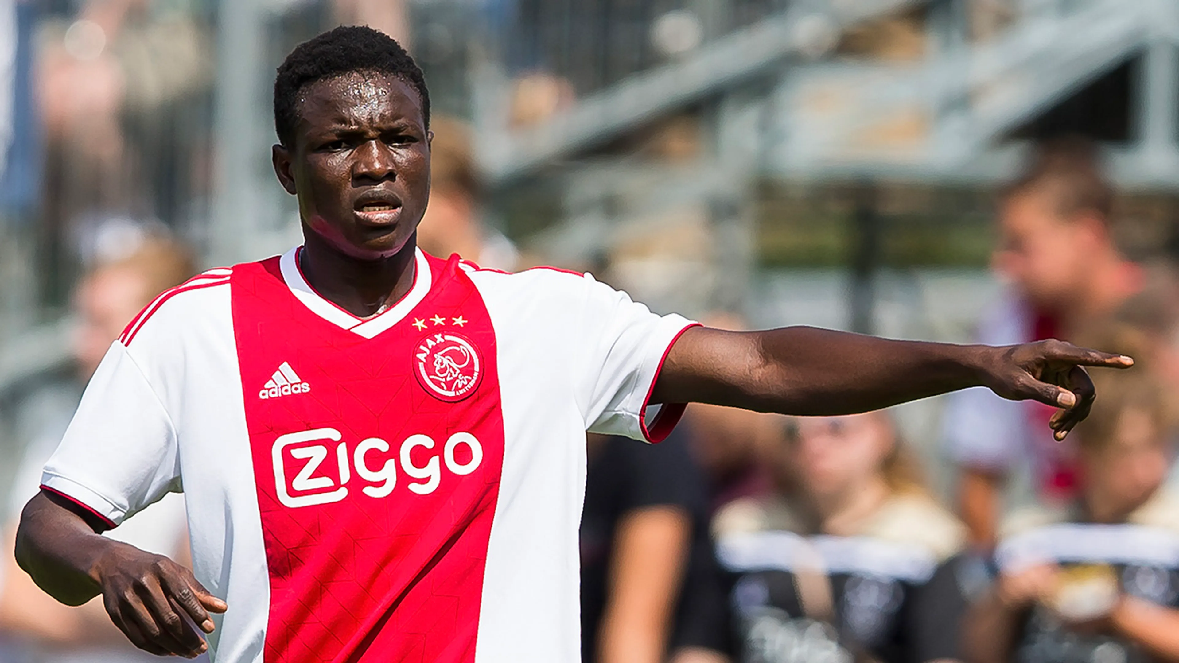 Ajax verhuurt Bandé aan FC Thun