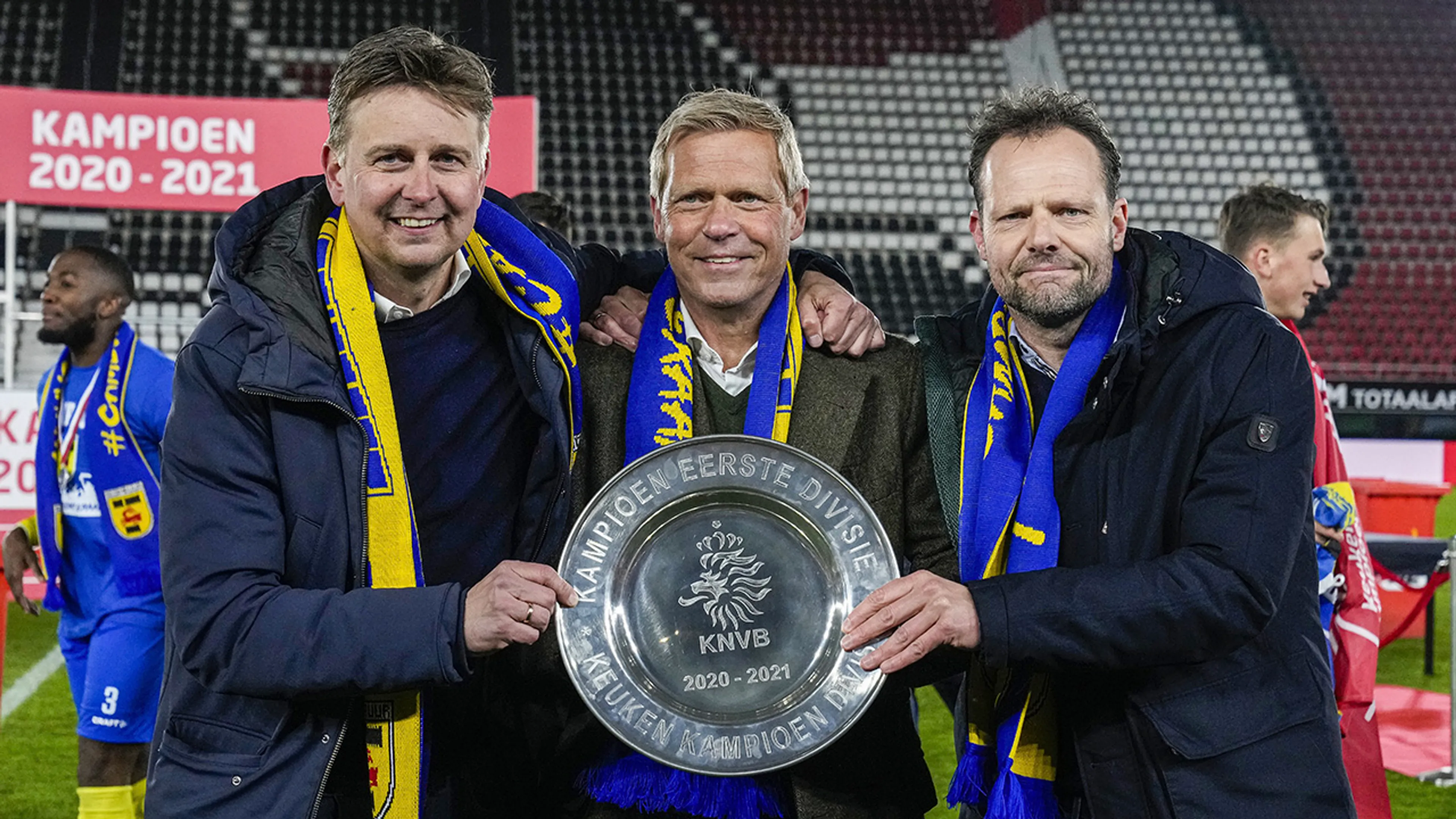 Cambuur-directeur waarschuwt Ajax en Feyenoord: 'Kom aan tafel en los het op met elkaar'