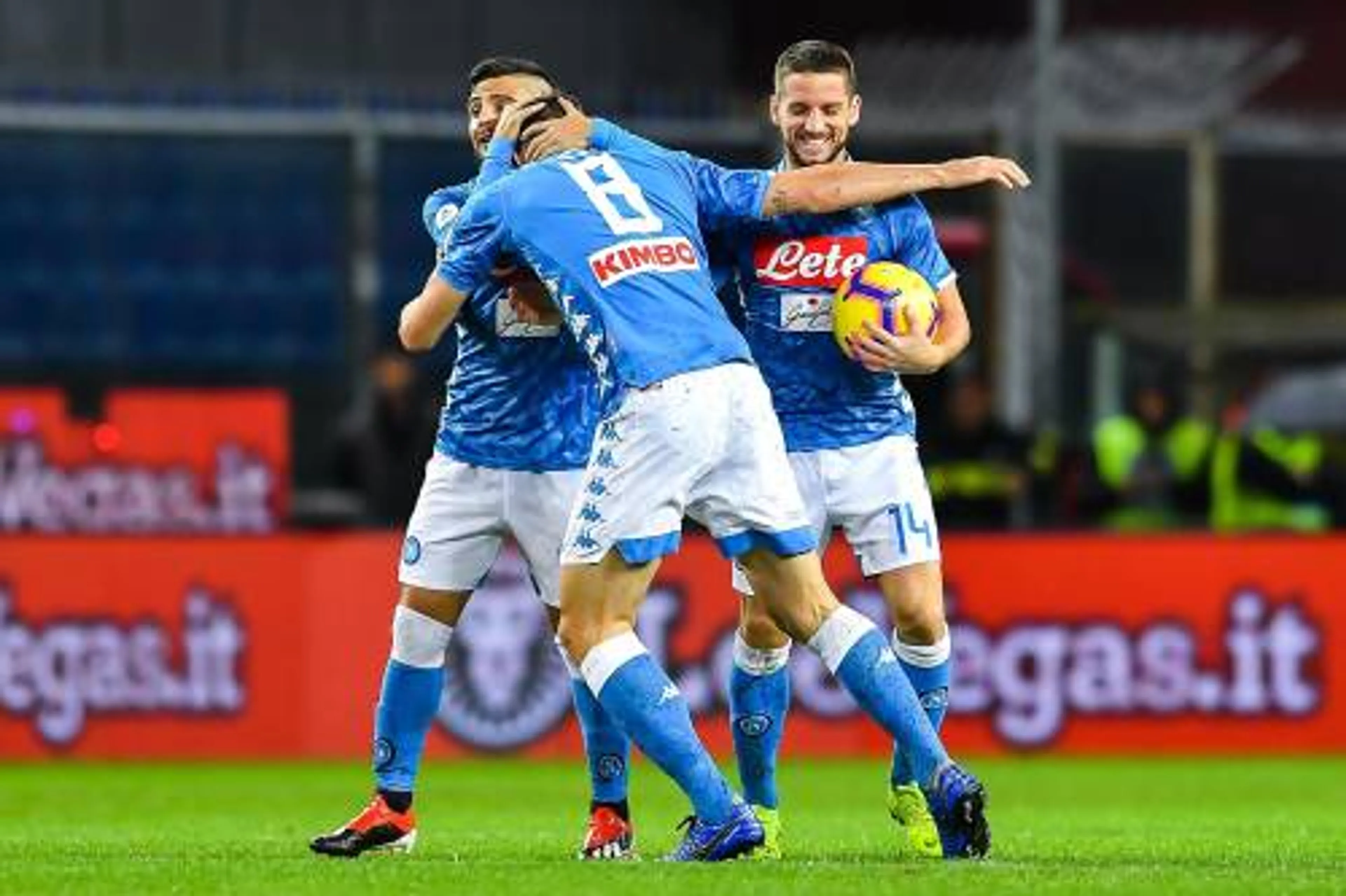 Napoli komt goed weg bij Genoa