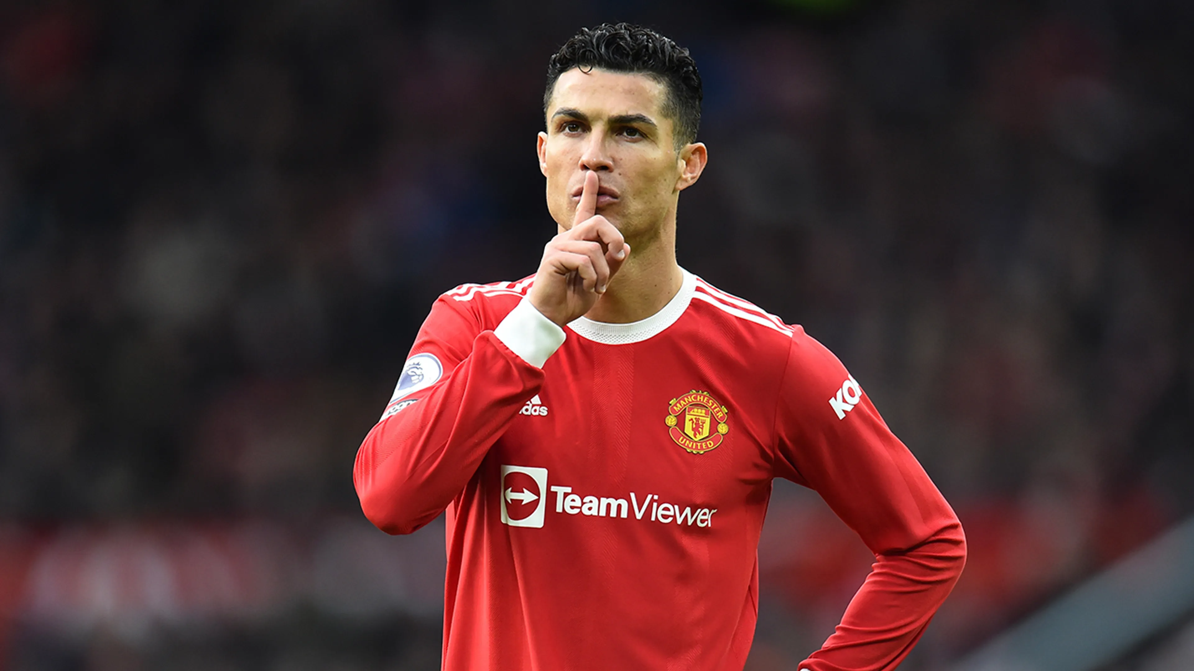 Geïrriteerde Ronaldo neemt wraak met boze appjes: 'Hij zei dat ik slechts 150 keer had gescoord'