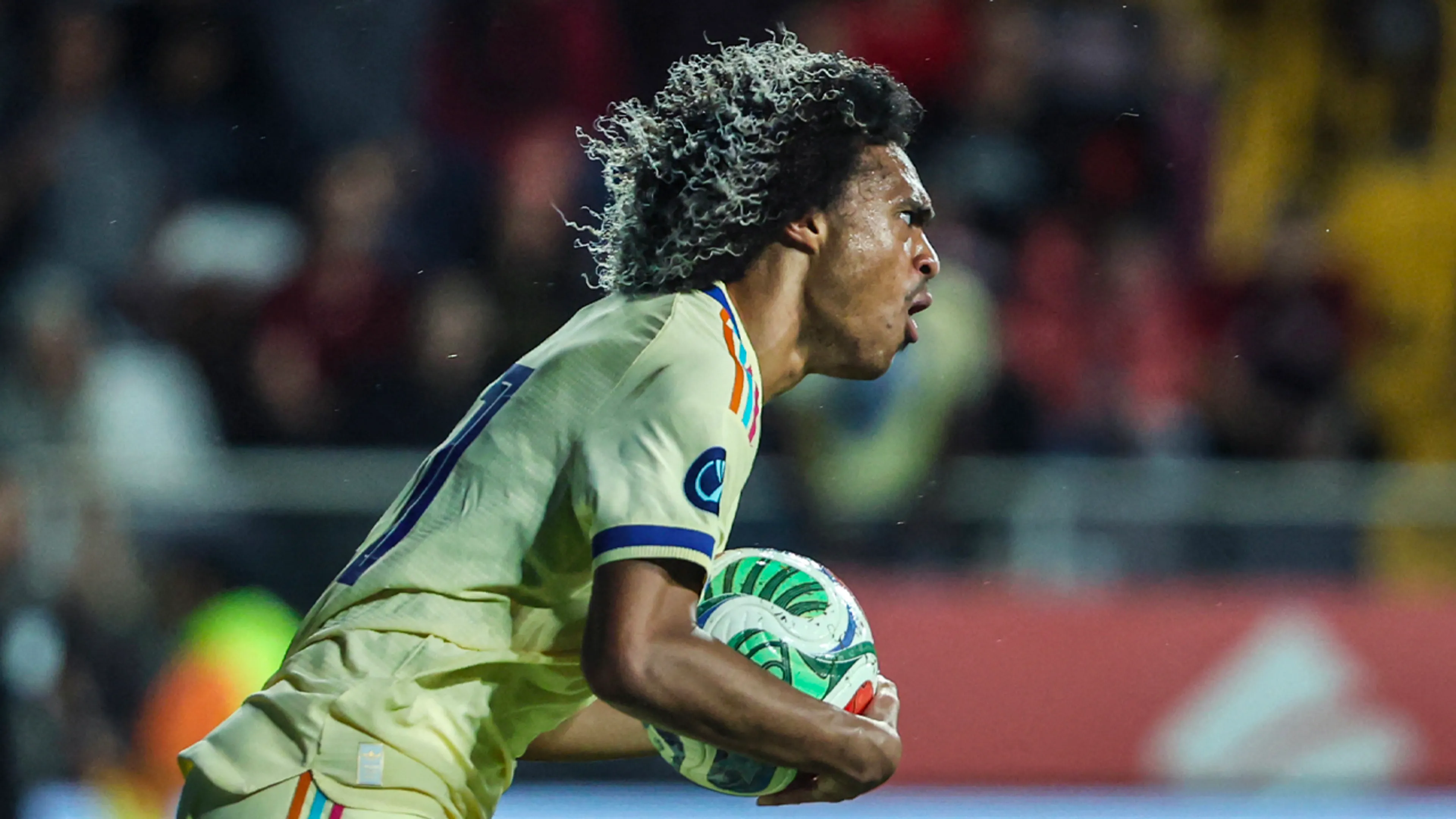 Spectaculaire comeback: Dick Advocaat ziet Curaçao 3-0 achterstand volledig omdraaien