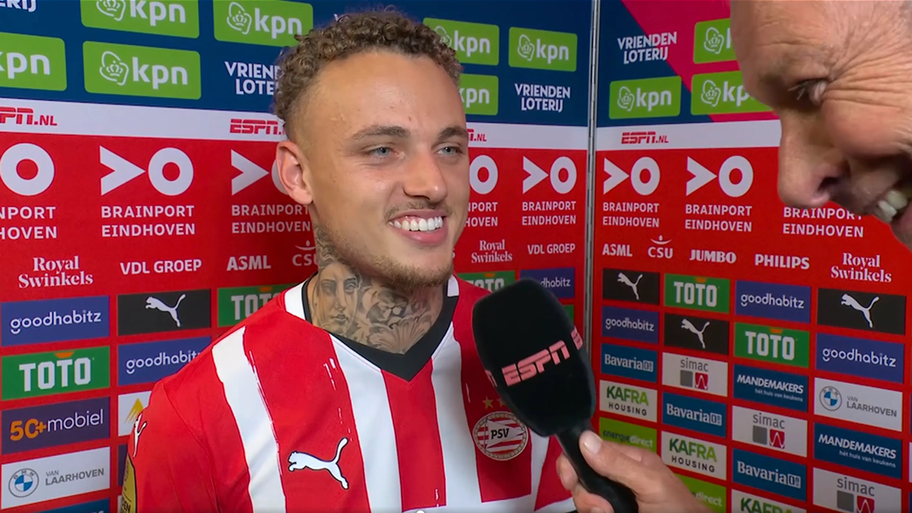 Video: Noa Lang lacht om kritische Hans Kraay jr.: 'Maar verder vind ik je een topgozer'