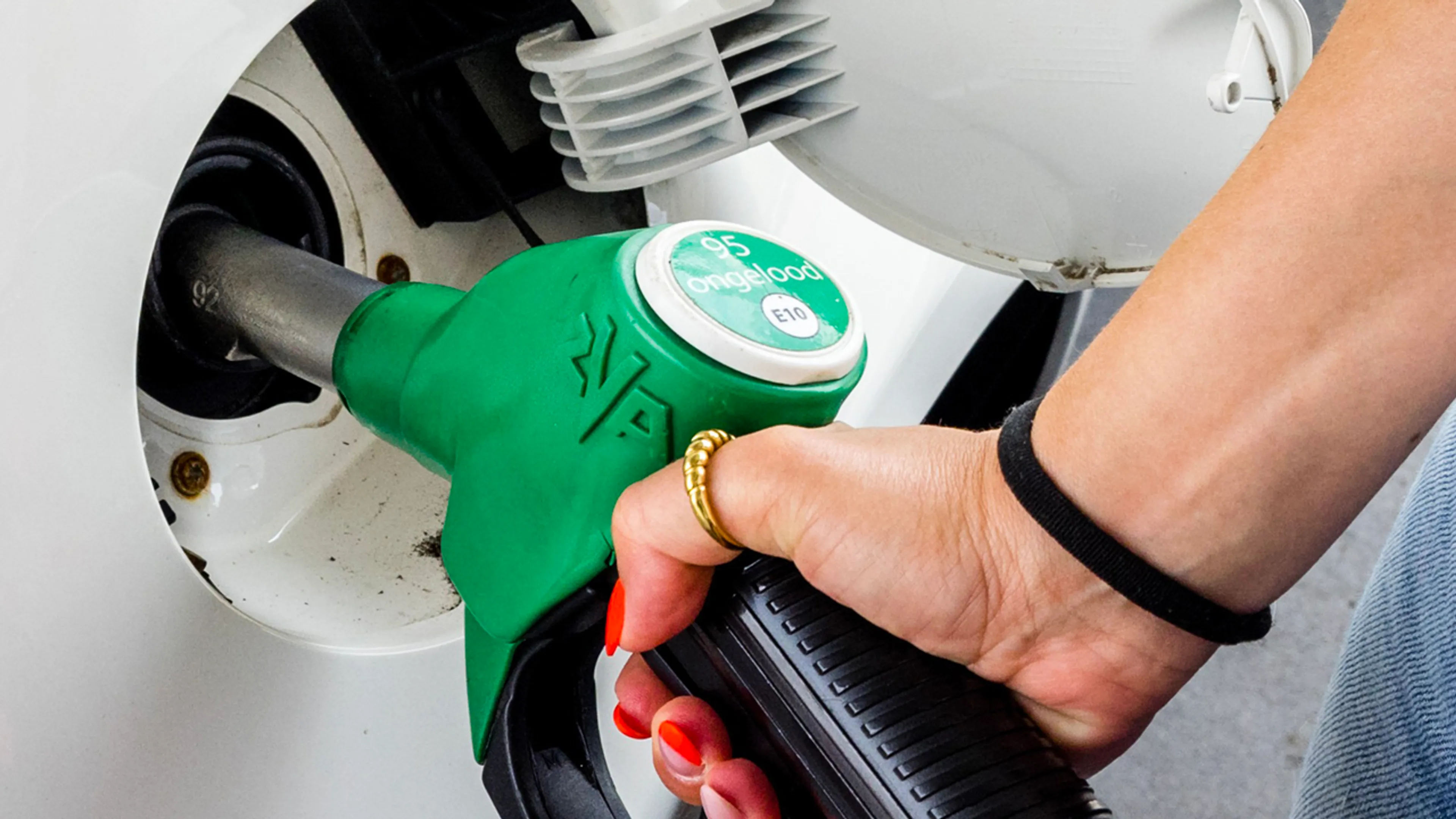 Benzineprijs stijgt tot boven de 2,50 euro per liter