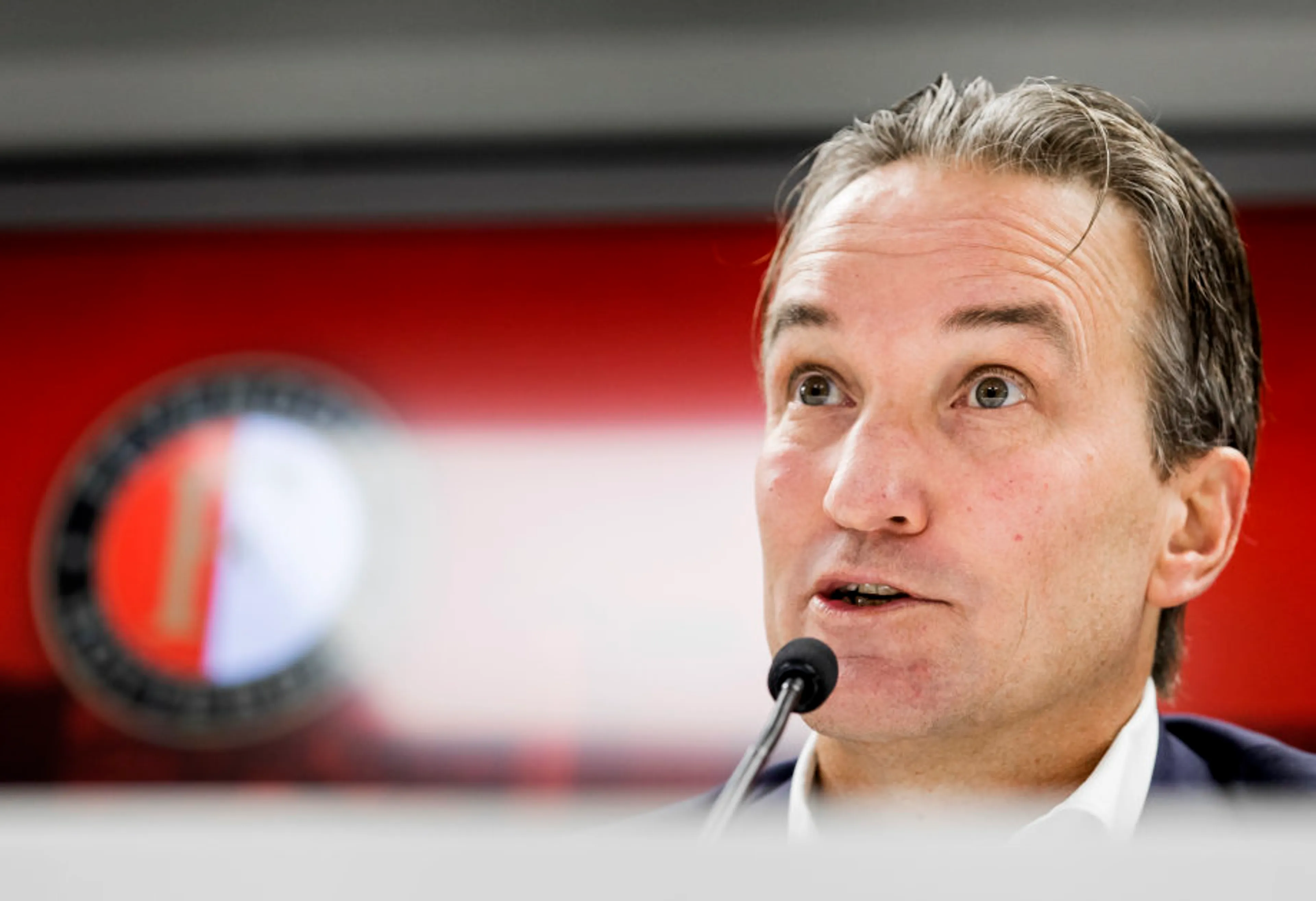 Feyenoord zet vraagtekens bij nut van voetballen zonder publiek