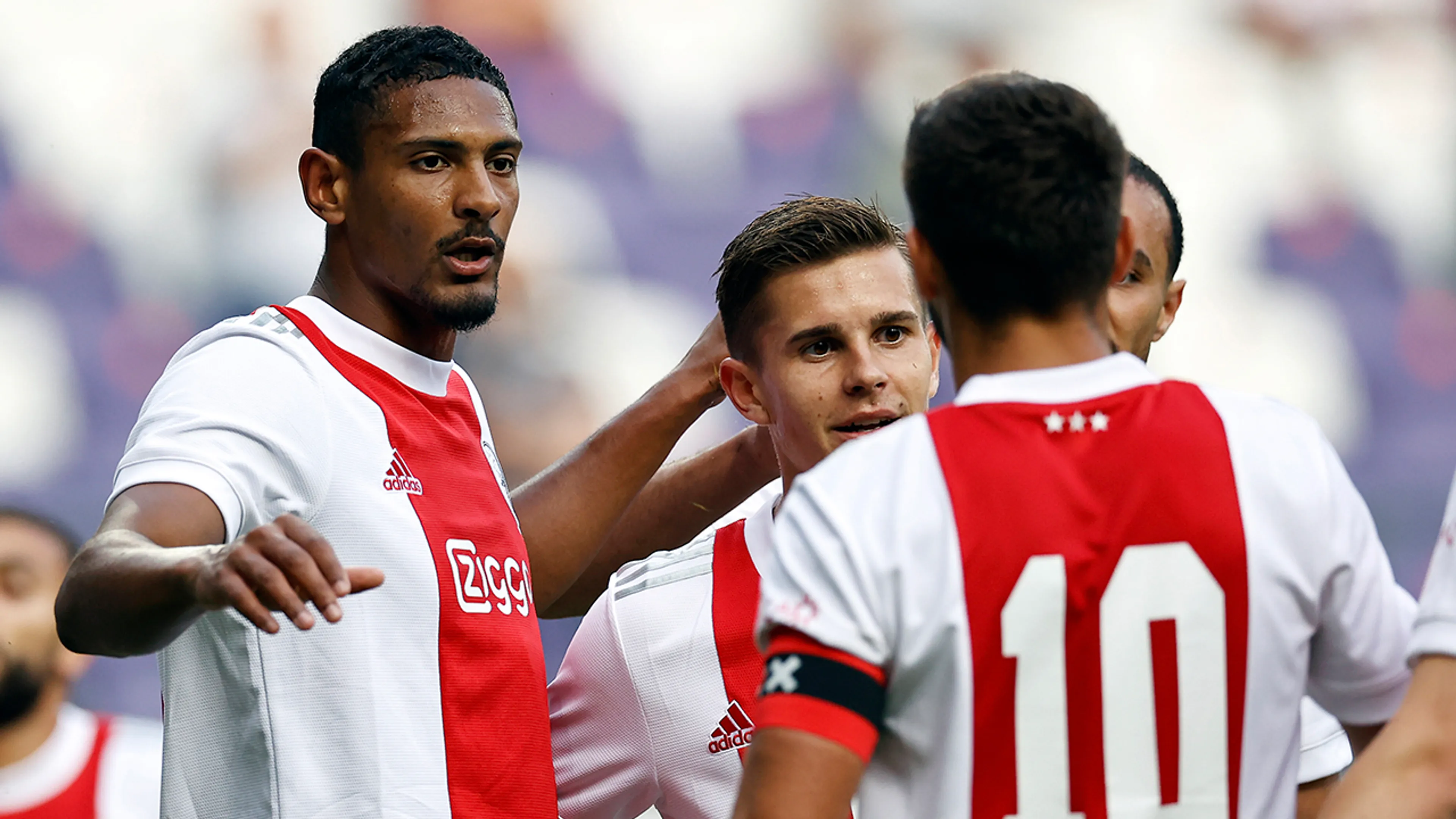 Ajax maakt indruk in België: 'Een gidsclub voor Belgische ploegen'