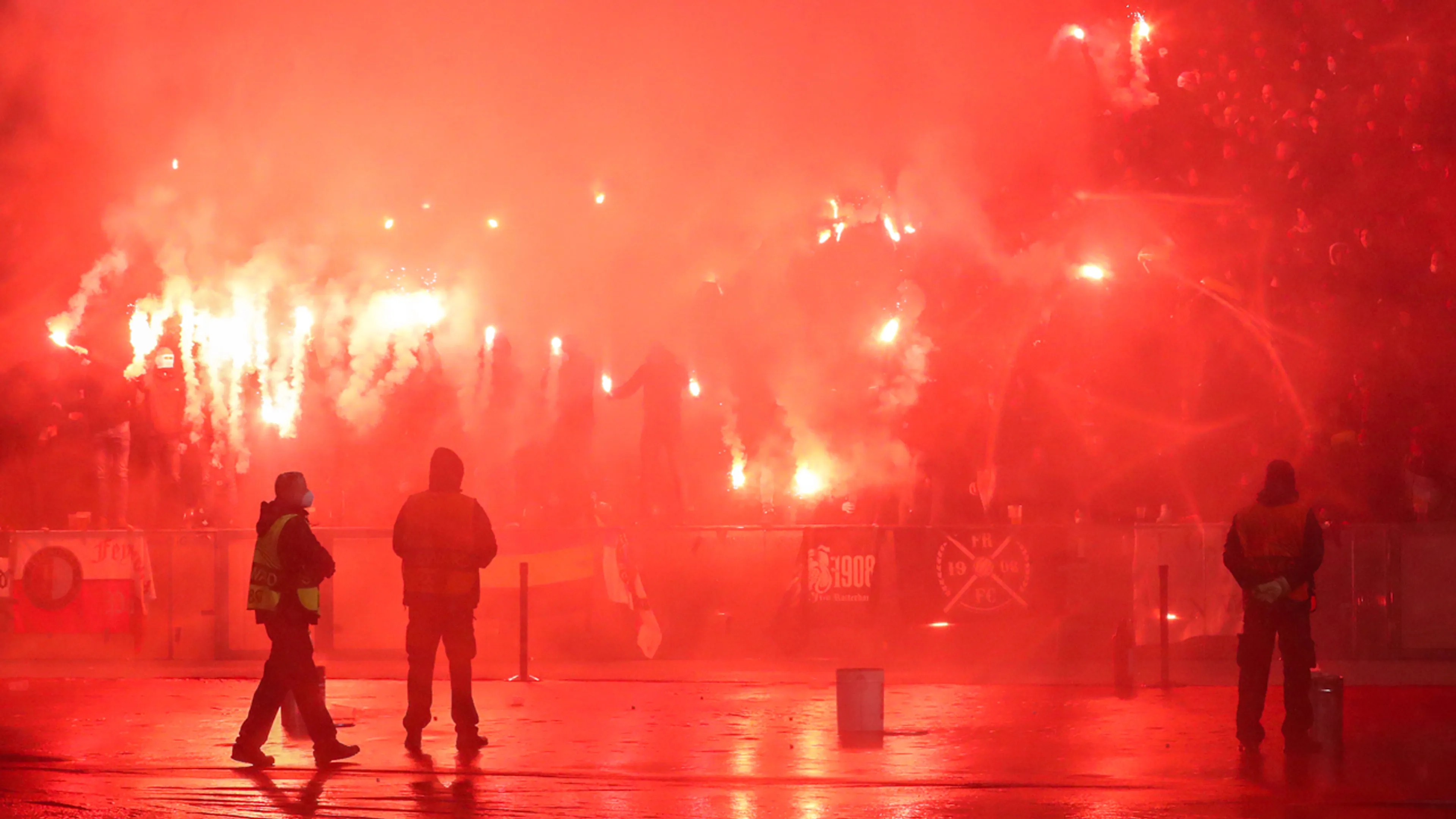 Feyenoord kan weer boete verwachten na vuurwerk in Berlijn