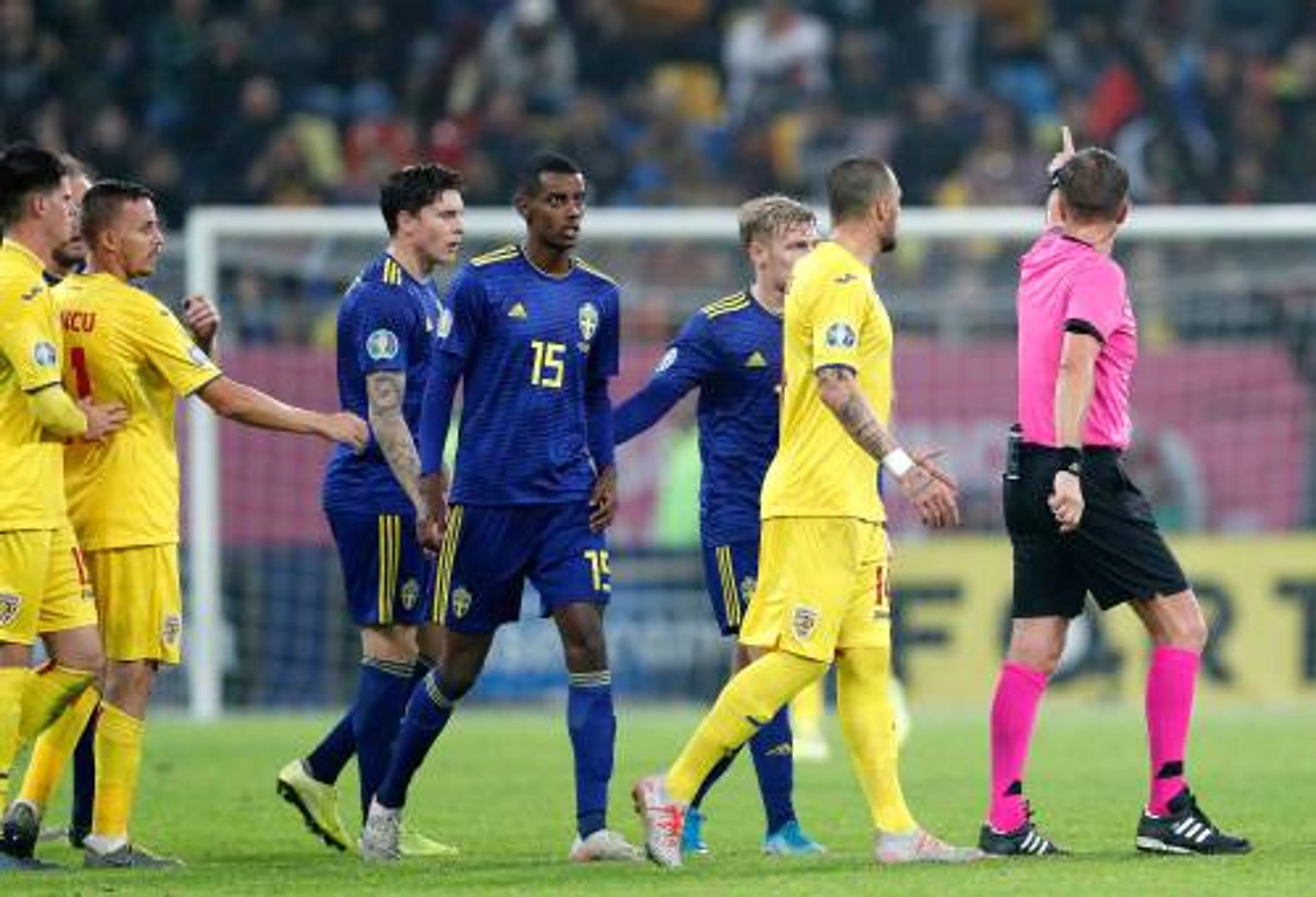 Voetbalbond Roemenië aangeklaagd om racisme