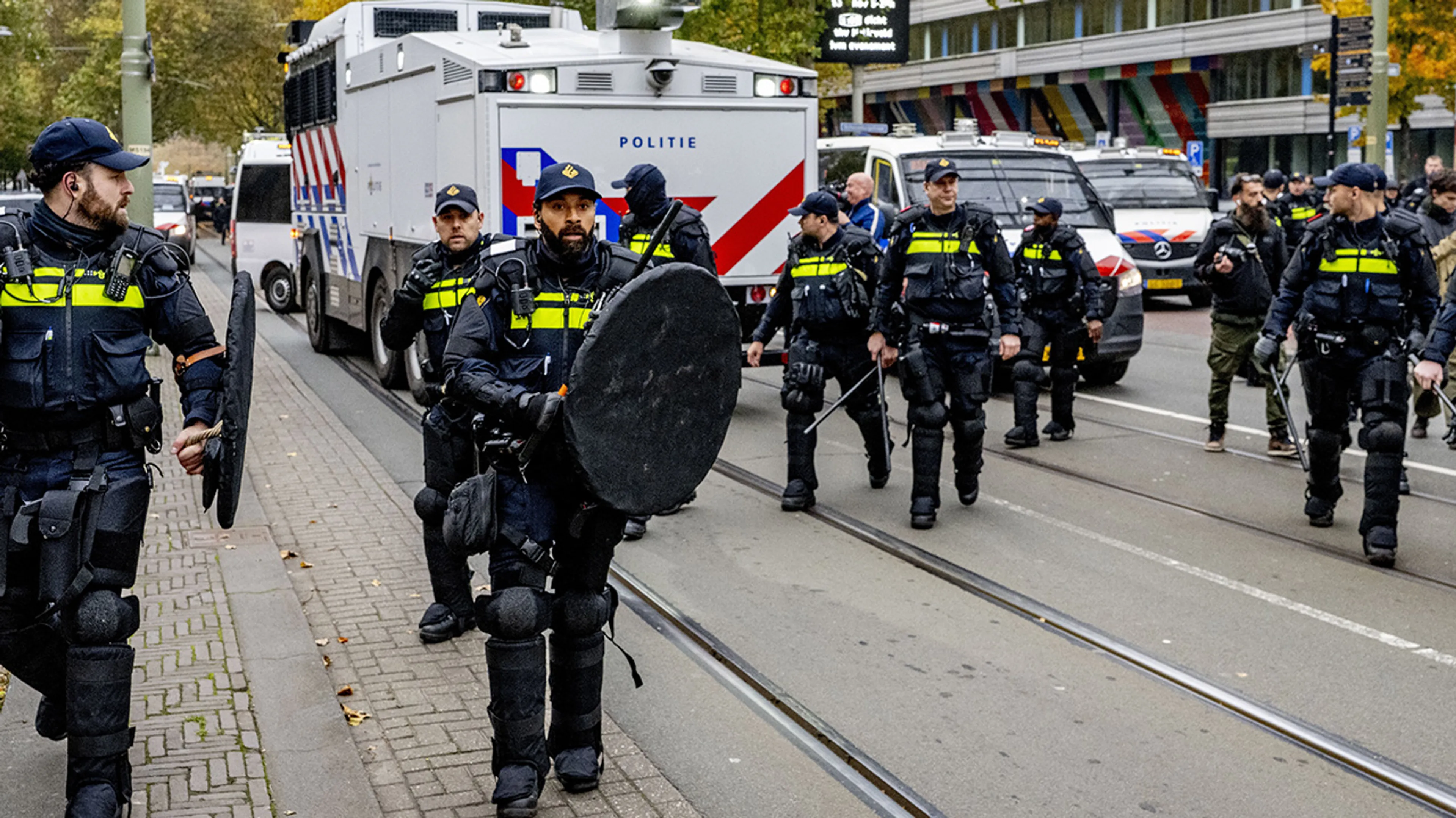 Onrust rond Gen Z-protest in Den Haag: ME ingezet, meerdere aanhoudingen