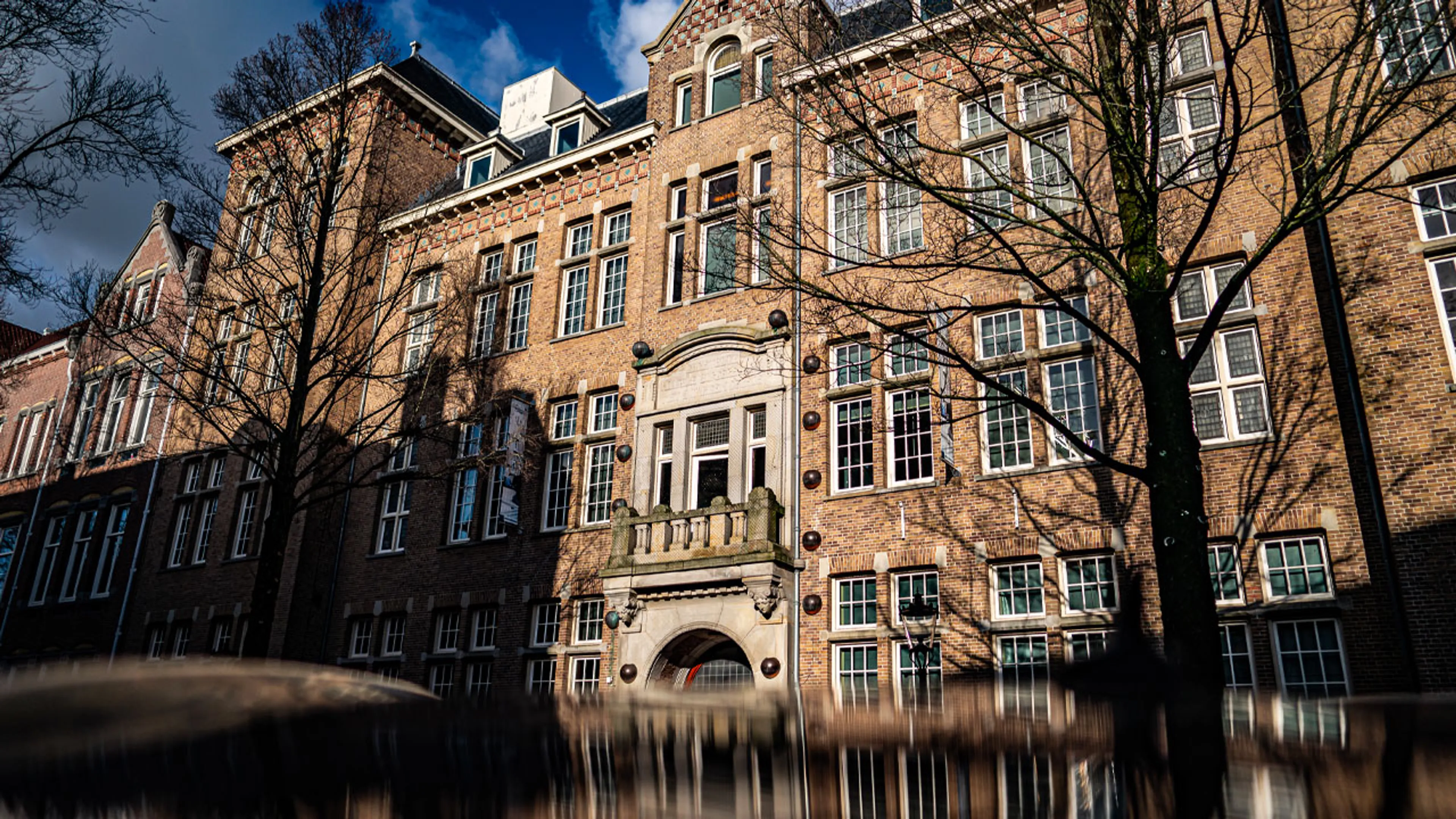 Extinction Rebellion blokkeert toegang tot 36 Amsterdamse middelbare scholen