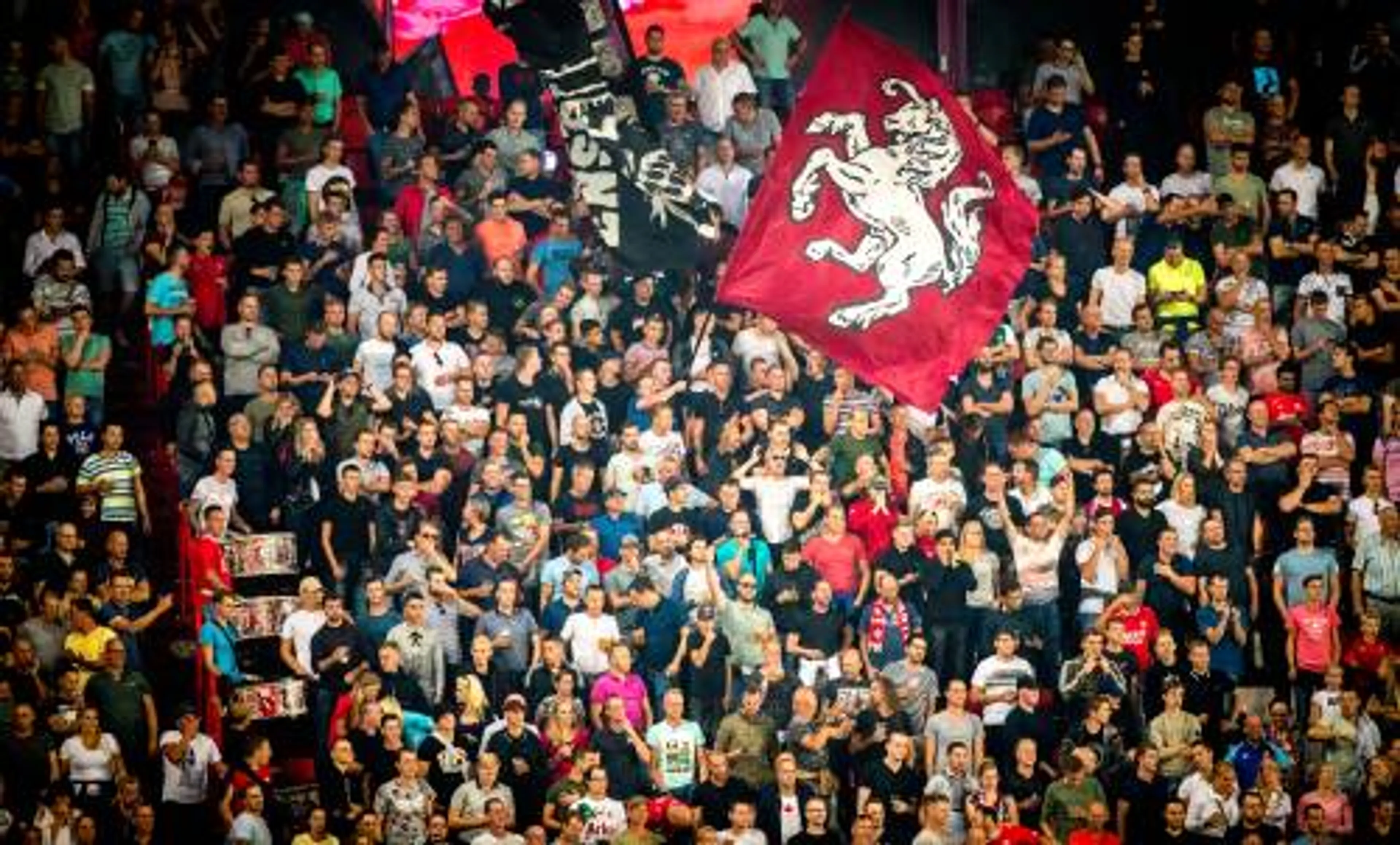 FC Twente wint met 5-0 en loopt verder uit
