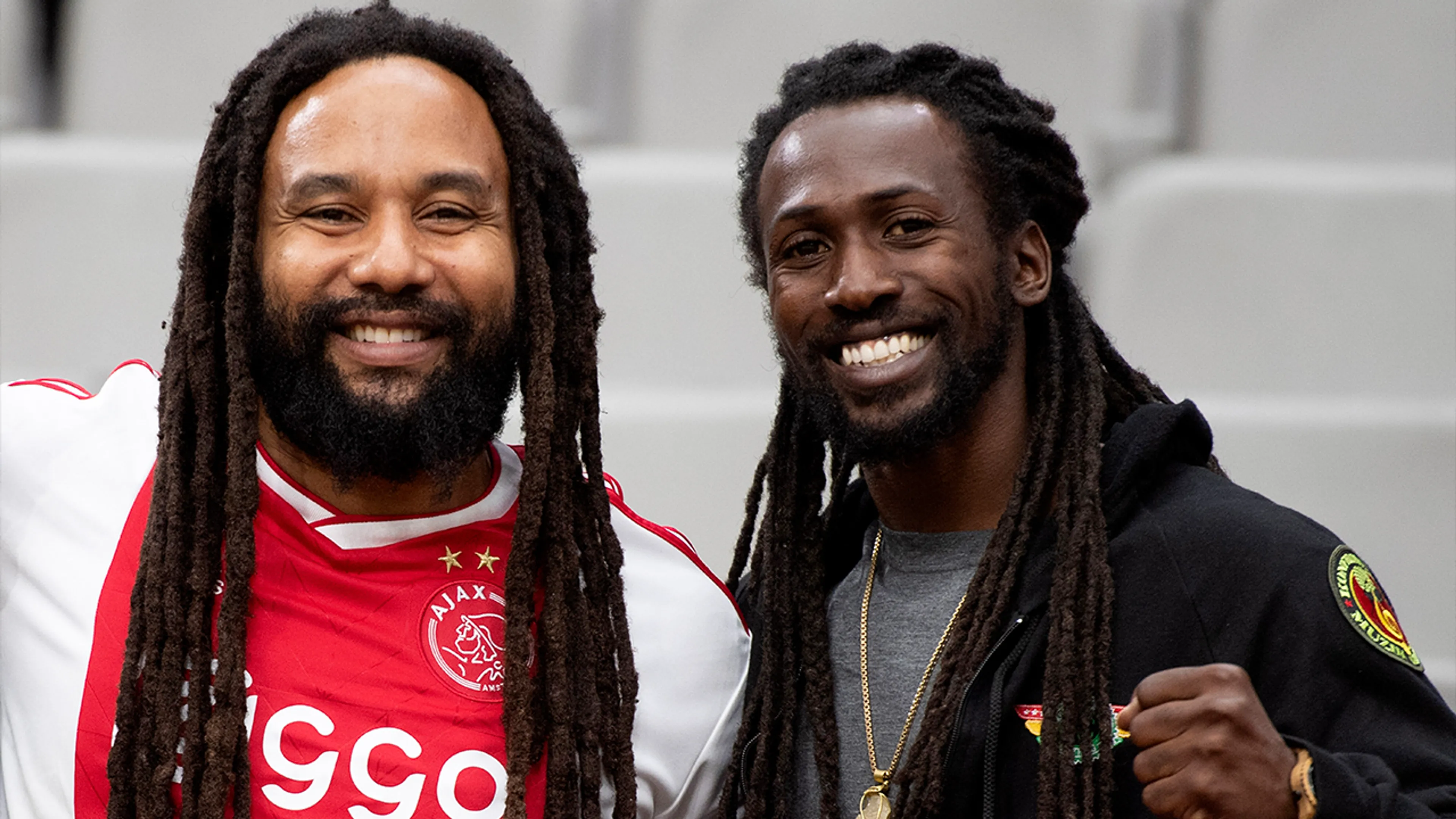 Ajax-fans zingen zondagavond 'Three Little Birds'