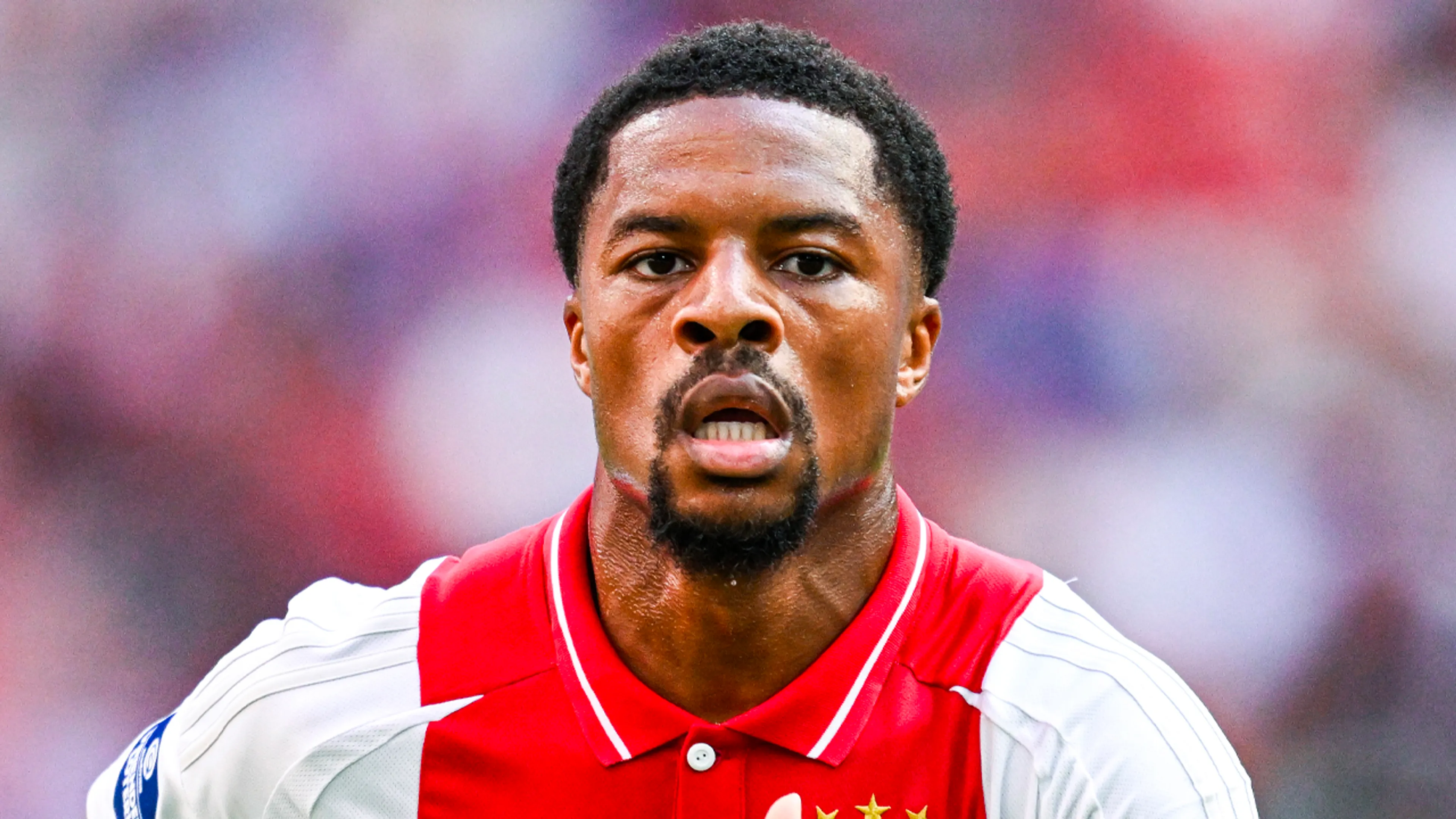 'Chuba Akpom kan alsnog vertrekken bij Ajax'