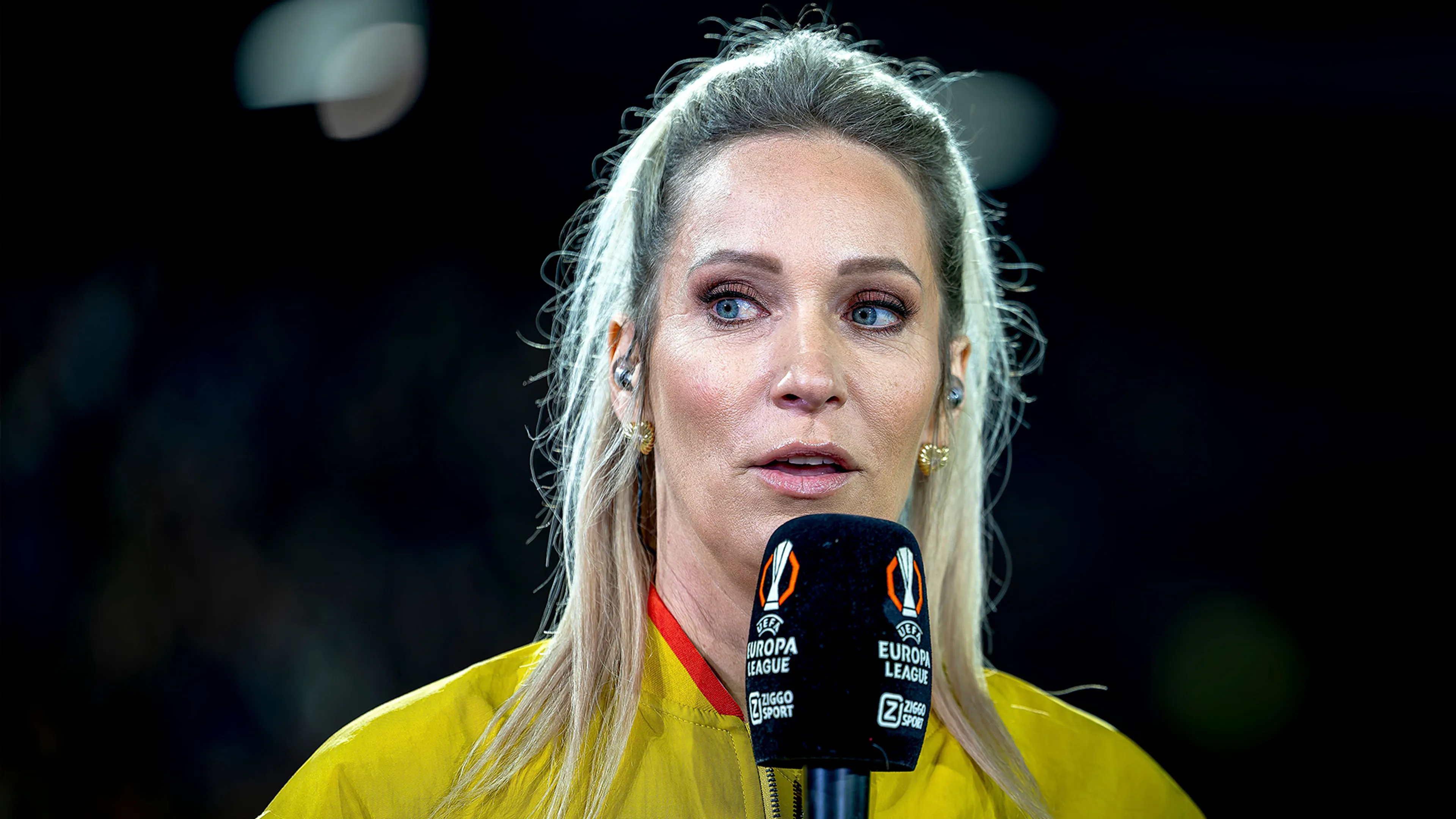 Hélène Hendriks maakt pijnlijke val in de sportschool: 'Ik schrik gewoon!'