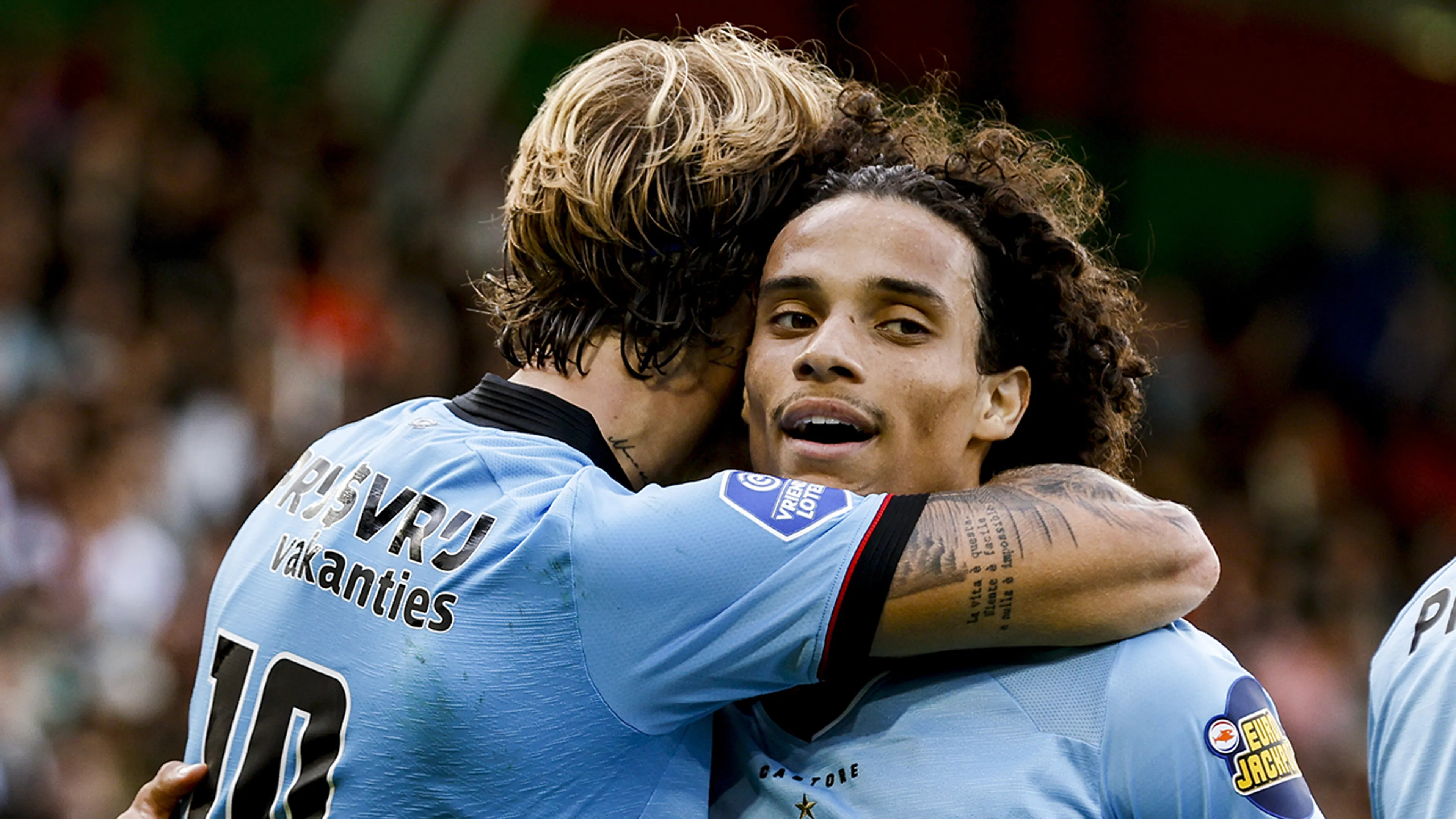 Feyenoord wint bij NEC dankzij duo Zechiël-Valente en droomdebuut voor Schaken (17)