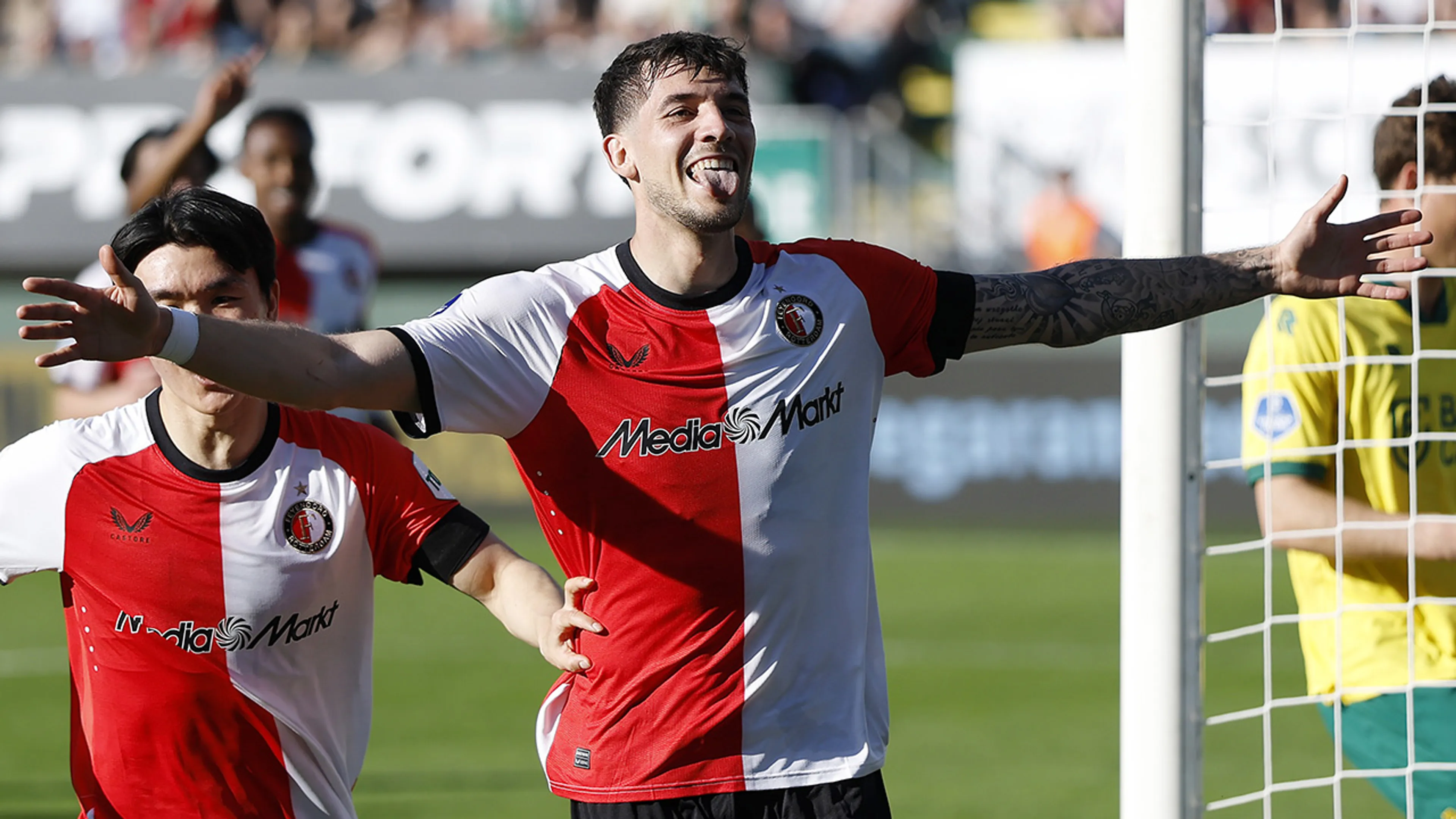 Moder bezorgt Feyenoord met twee treffers zege bij Fortuna