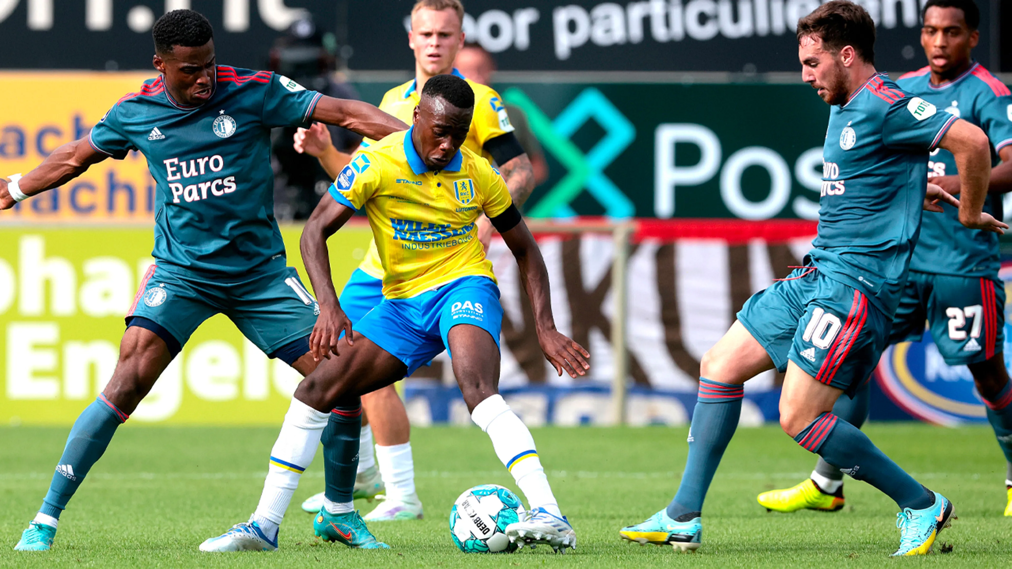 Feyenoord boekt nipte zege op bezoek bij RKC Waalwijk