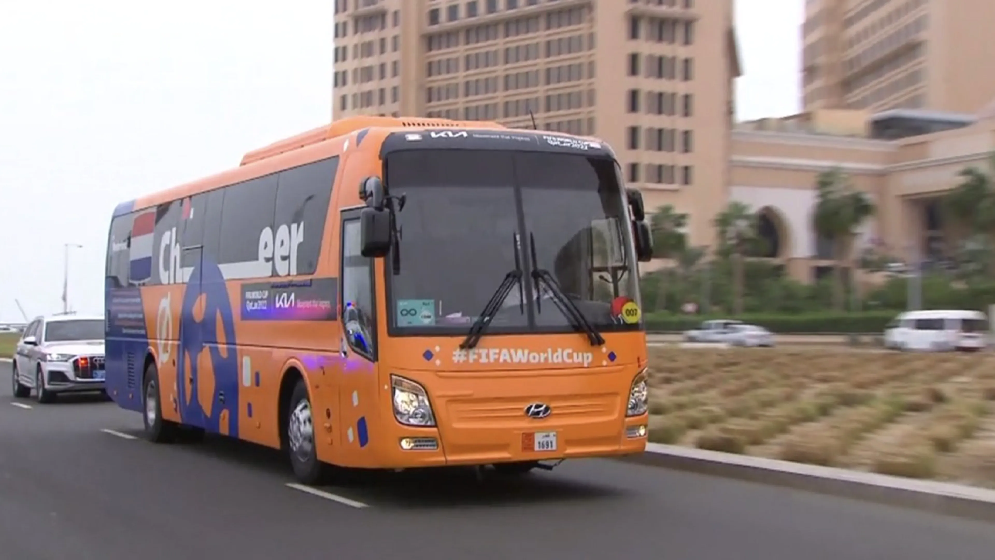 Oranje heeft spelershotel verlaten en komt vanmiddag aan op Schiphol