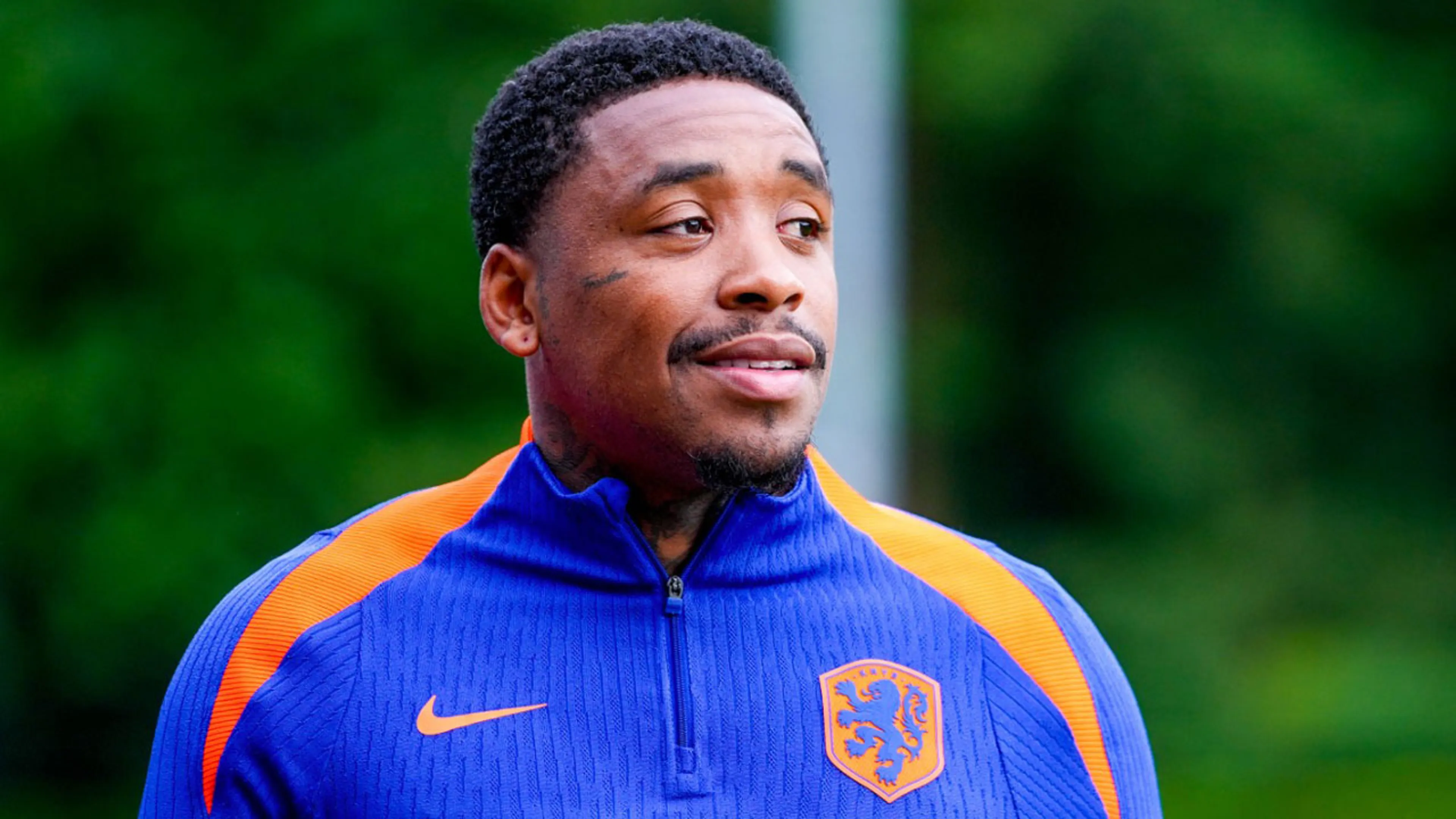 Koeman verrast tegen Roemenië met basisplaats voor Bergwijn
