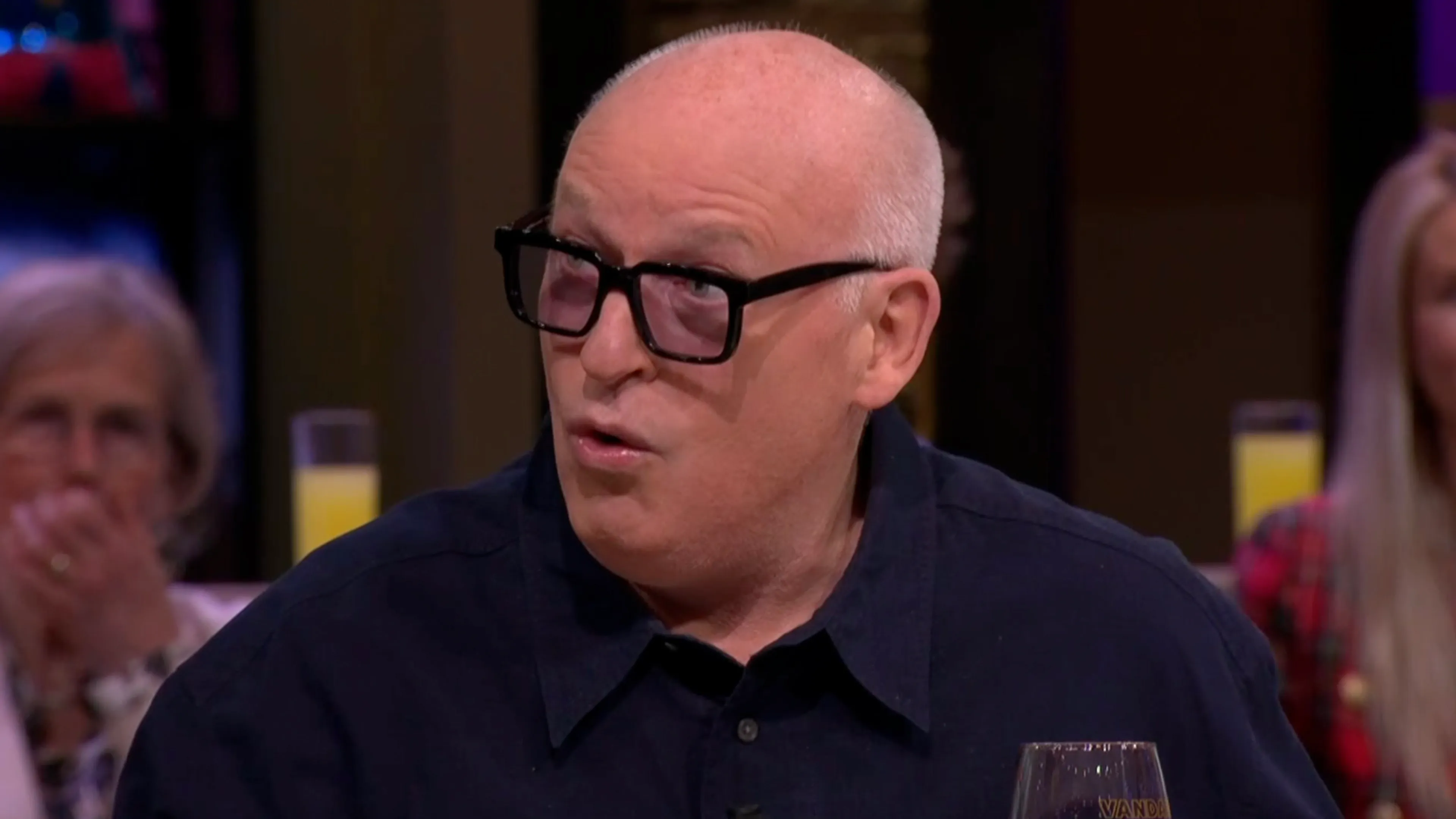René van der Gijp doet imitatie van Vandaag Inside-gast: 'Een hele rare, bijzondere man!'