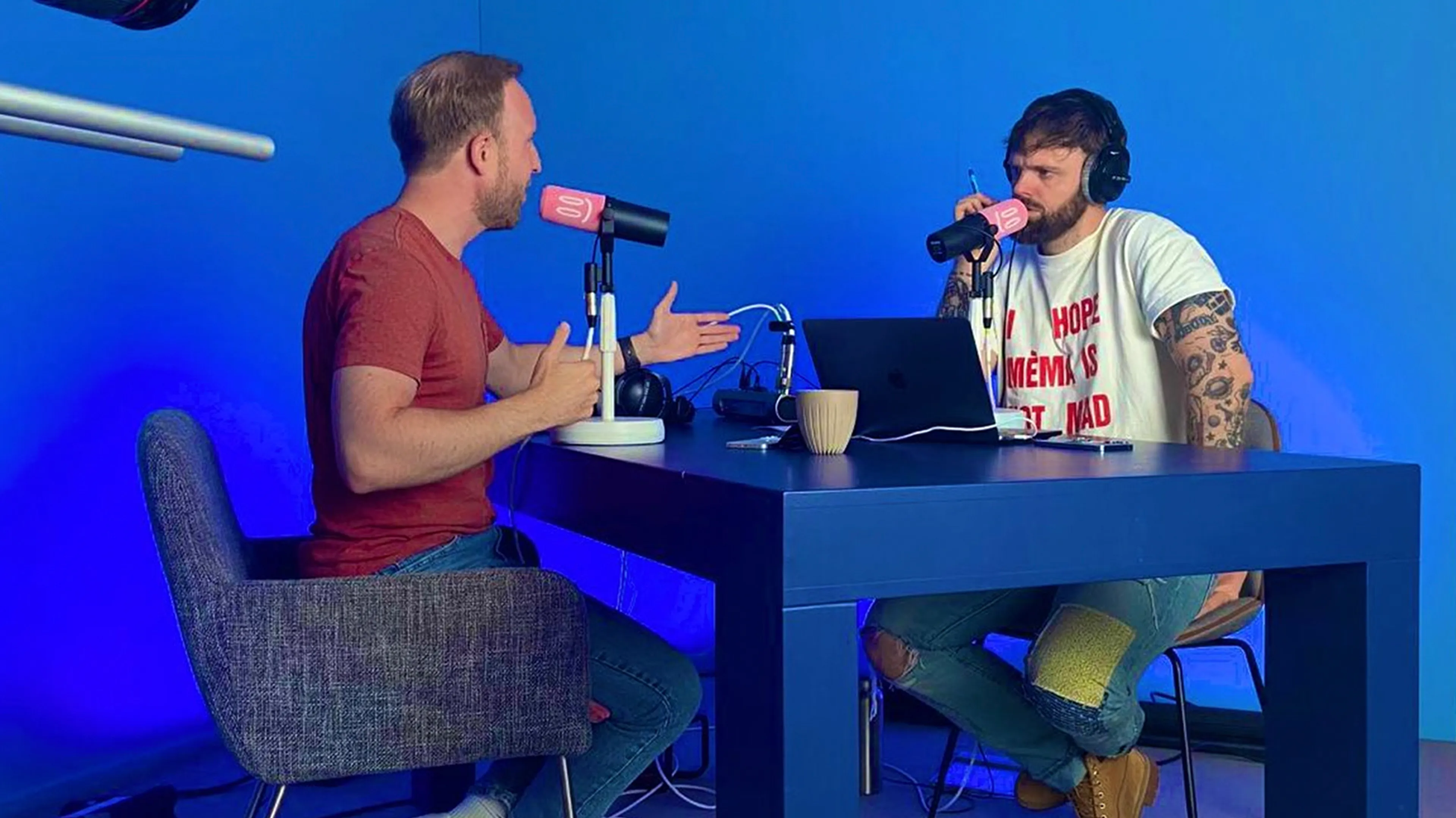 Raymond Mens in gesprek met Tim Hofman: 'Trump extreemrechts? Ik denk dat je dat niet kan zeggen'