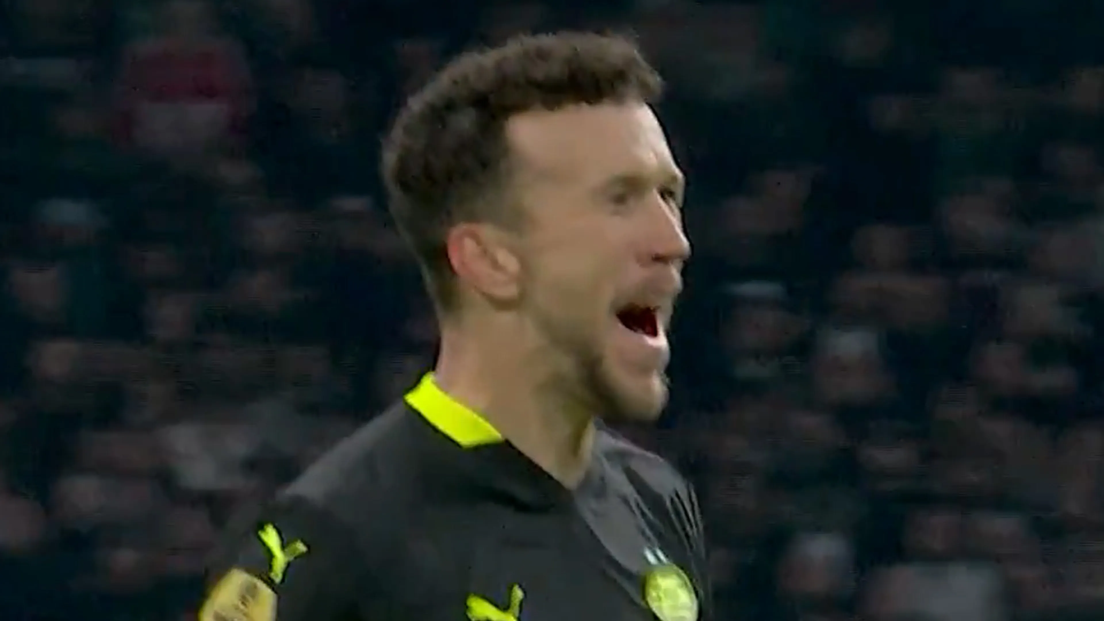 Videogoal: Perišić schiet PSV snoeihard op voorsprong tegen Ajax