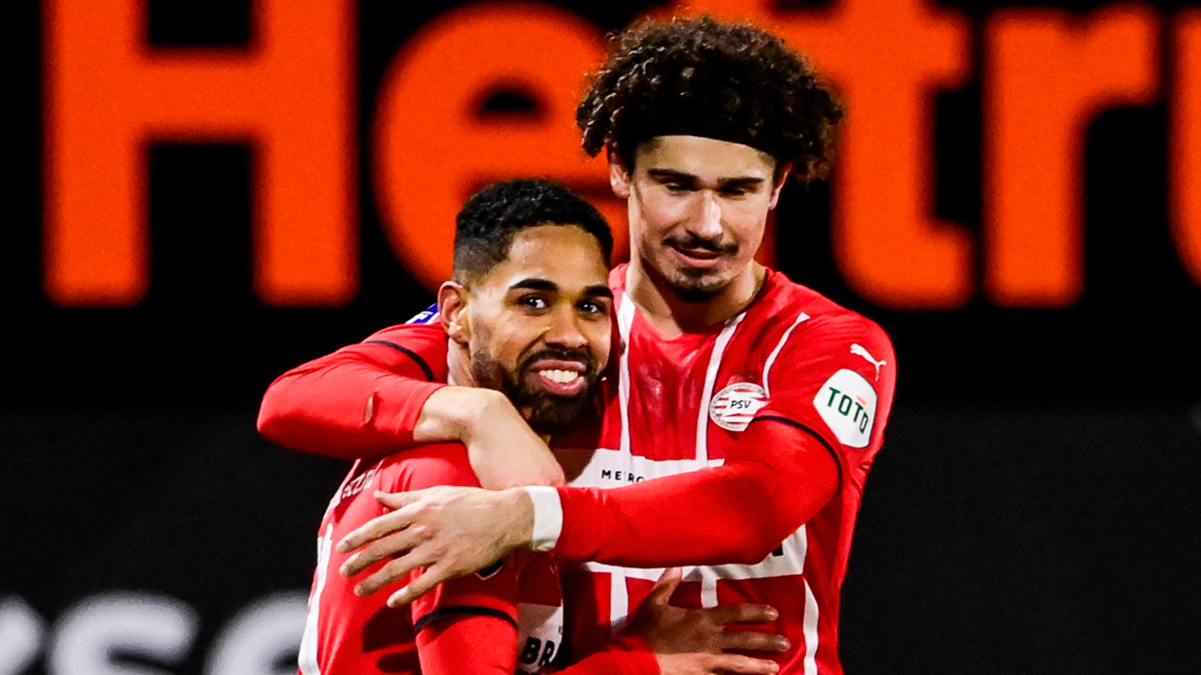 PSV herovert koppositie met overtuigende zege op RKC Waalwijk