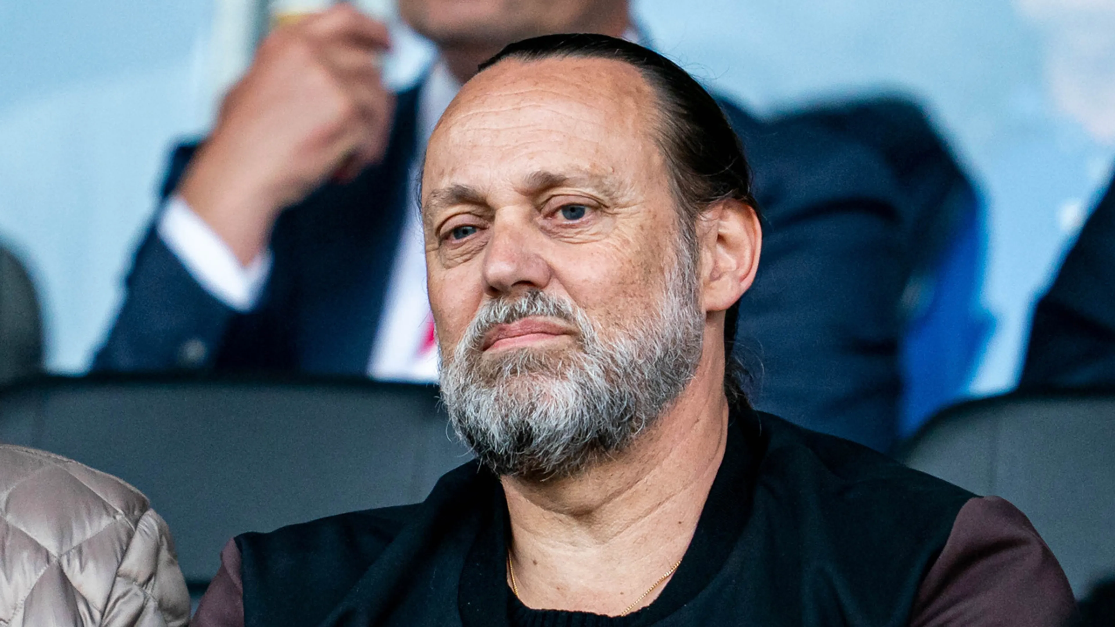 Hugo Borst tikt oud-voetballer op de vingers om roekeloze column: 'Beschamend'