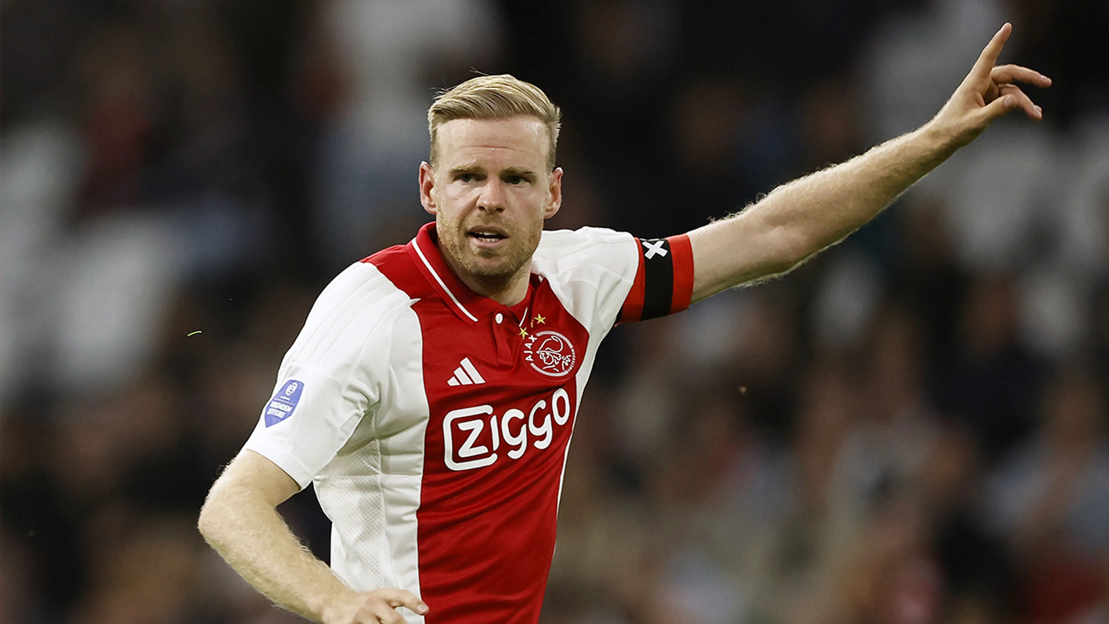 Flink gewijzigd Ajax wint dankzij doelpunt van Klaassen in moeizaam duel van Willem II 
