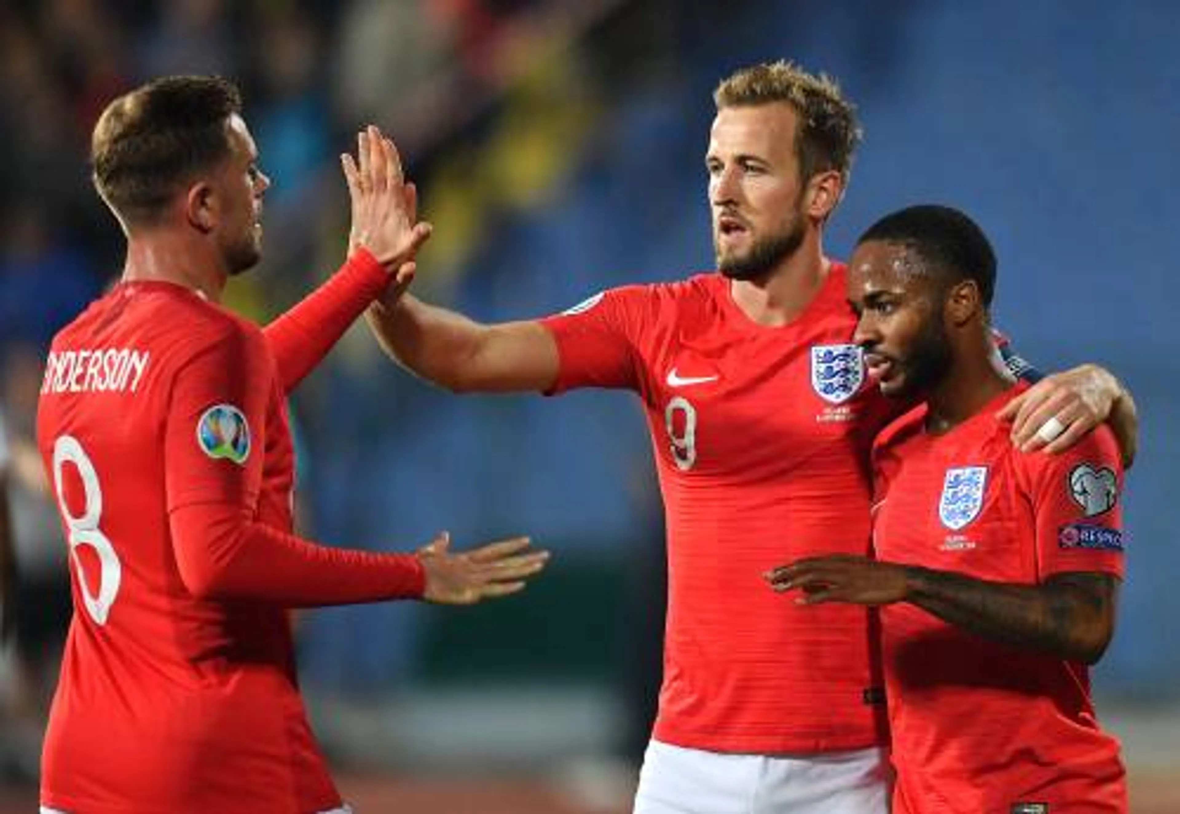 Engeland boekt fortuinlijke zege in IJsland