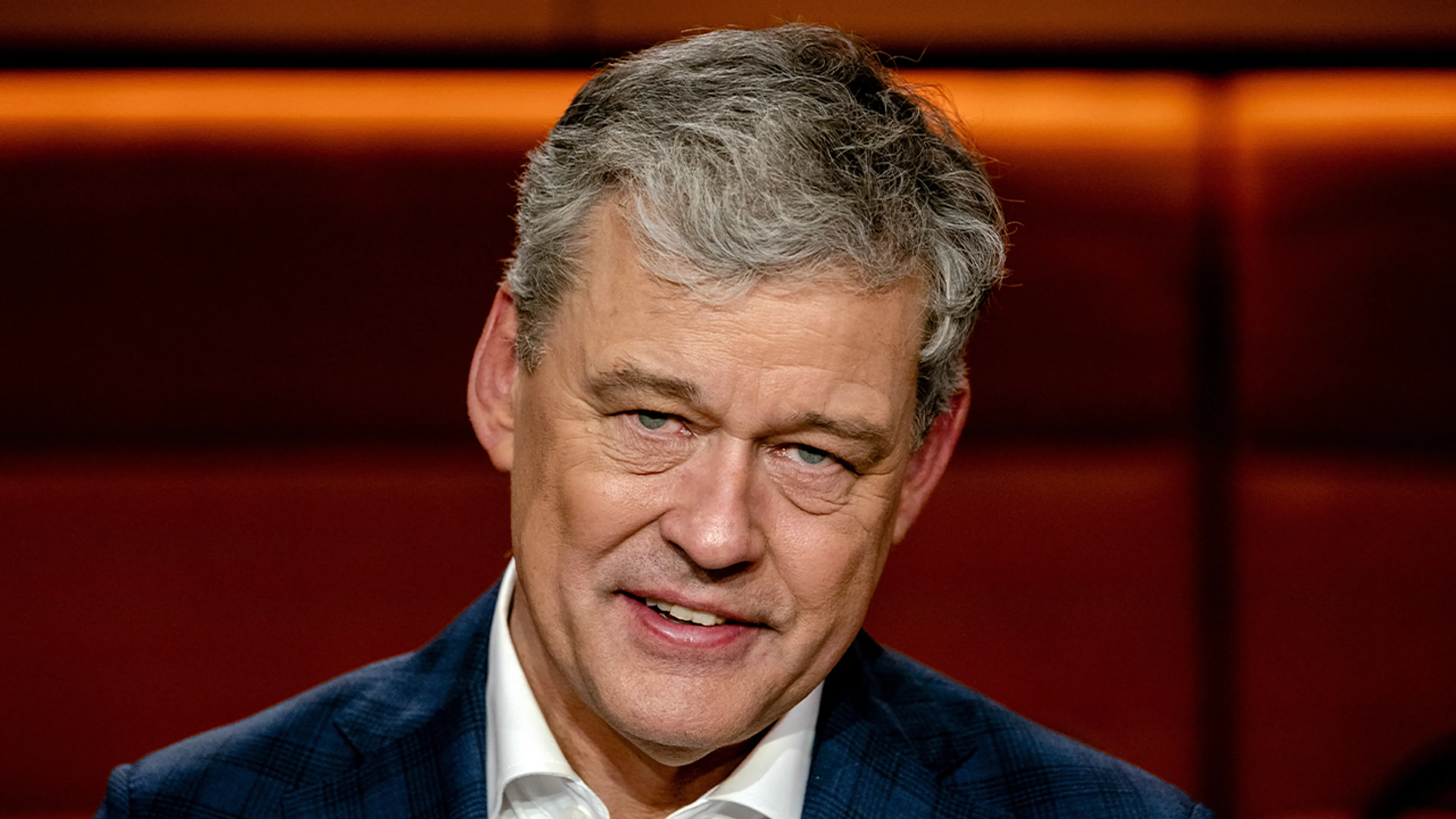 Charles Groenhuijsen reageert op valpartij Op1: 'Ik zou het een volgende keer weer zo doen'