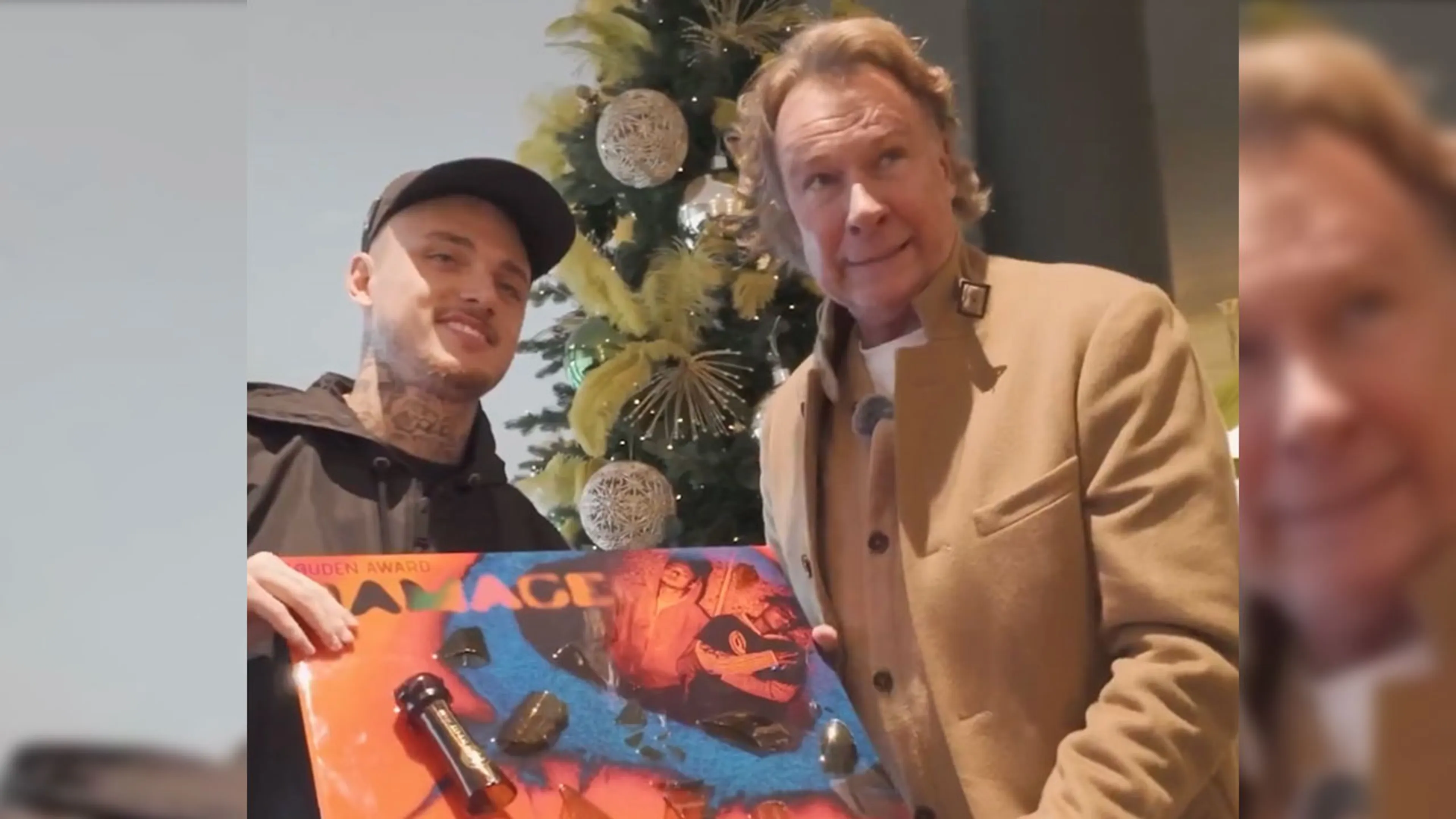 Hans Kraay jr. verrast Noa Lang met gouden plaat voor 'Damage'
