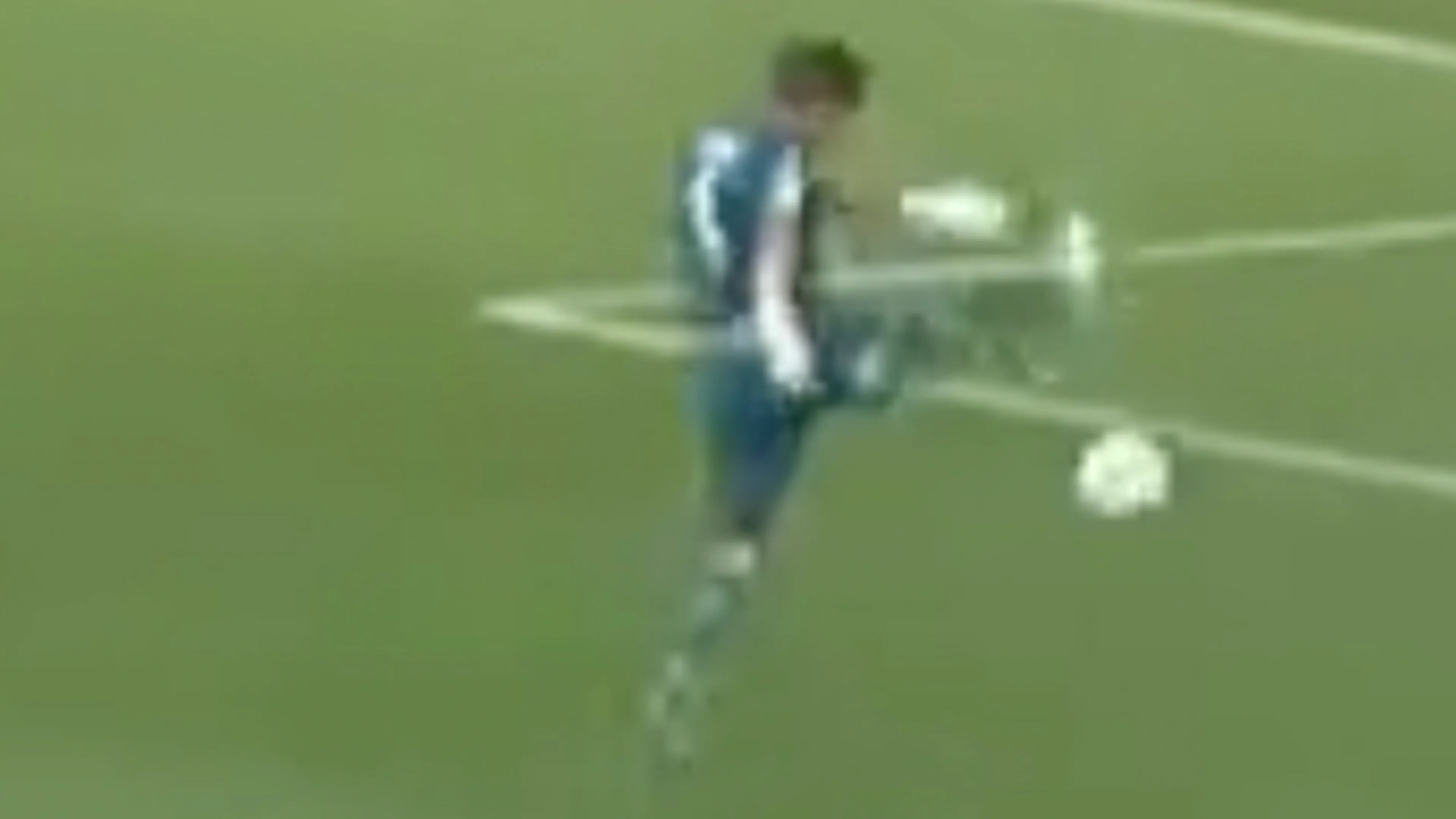 VIDEO: Comedy Capers bij keeper in openingswedstrijd Spanje