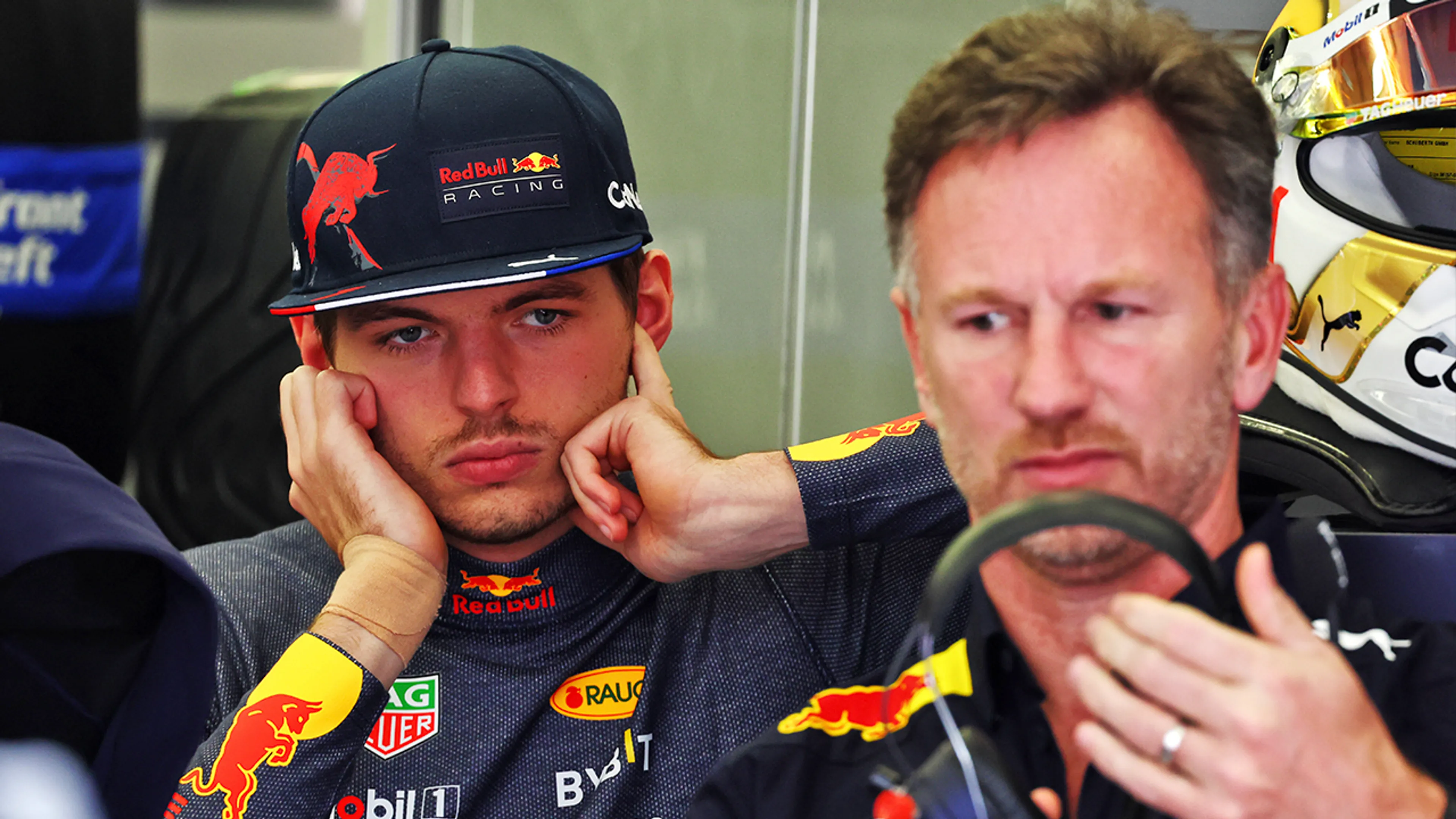 Red Bull-teambaas Horner geschrokken van technische problemen: 'Nooit eerder gezien'