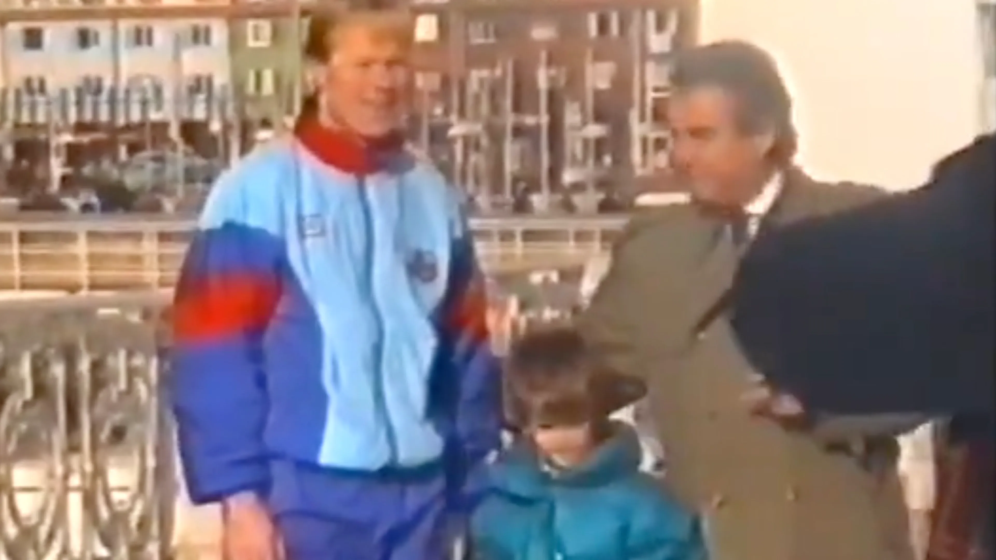 Piqué deelt prachtige video uit oude doos: 'Bijna dertig jaar geleden al, Ronald'